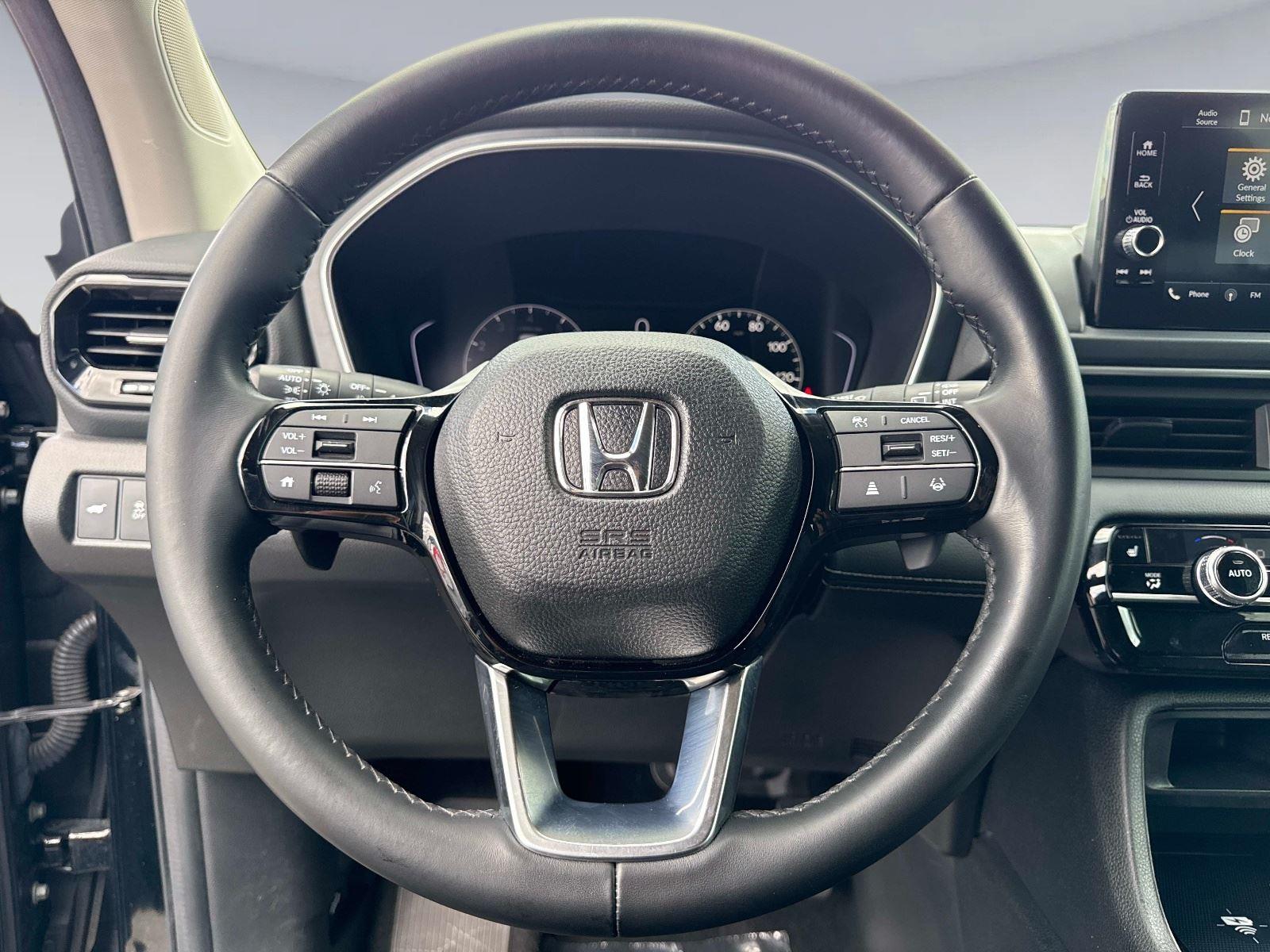 2023 Honda Pilot EX-L w/Rear Captain’s Chairs