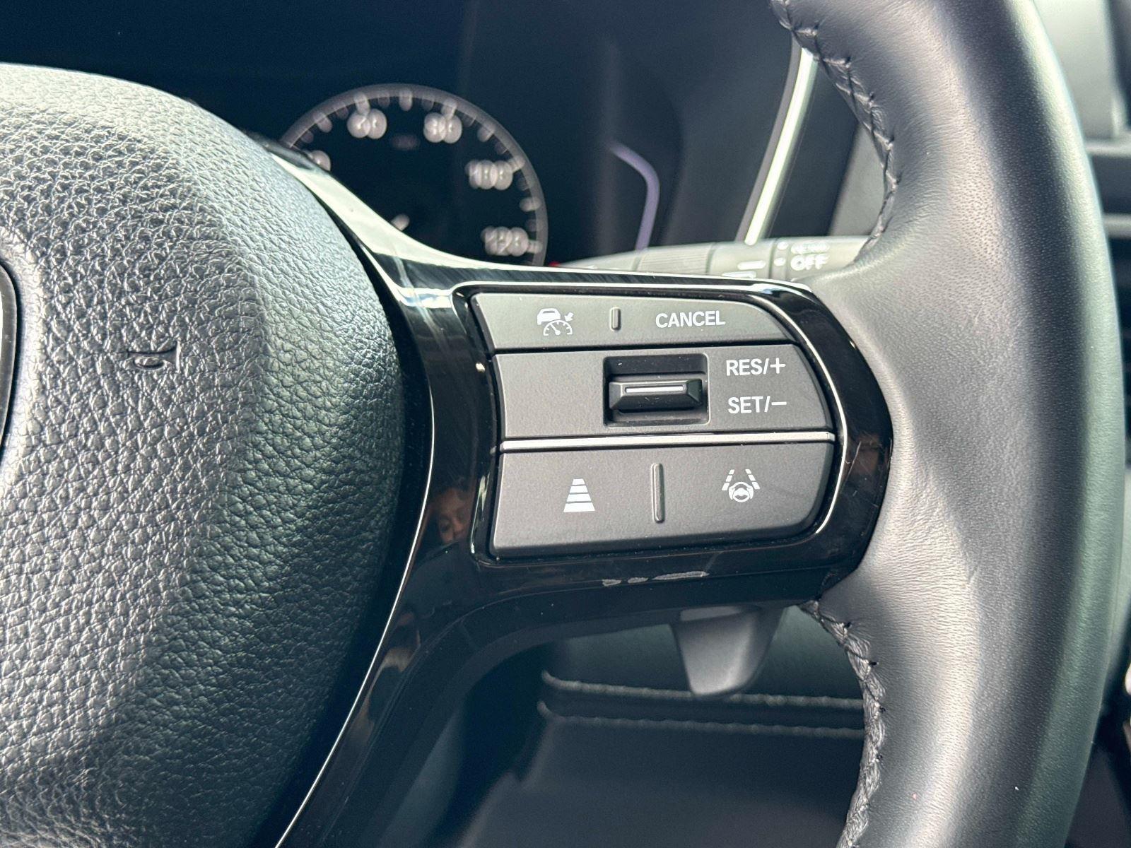 2023 Honda Pilot EX-L w/Rear Captain’s Chairs