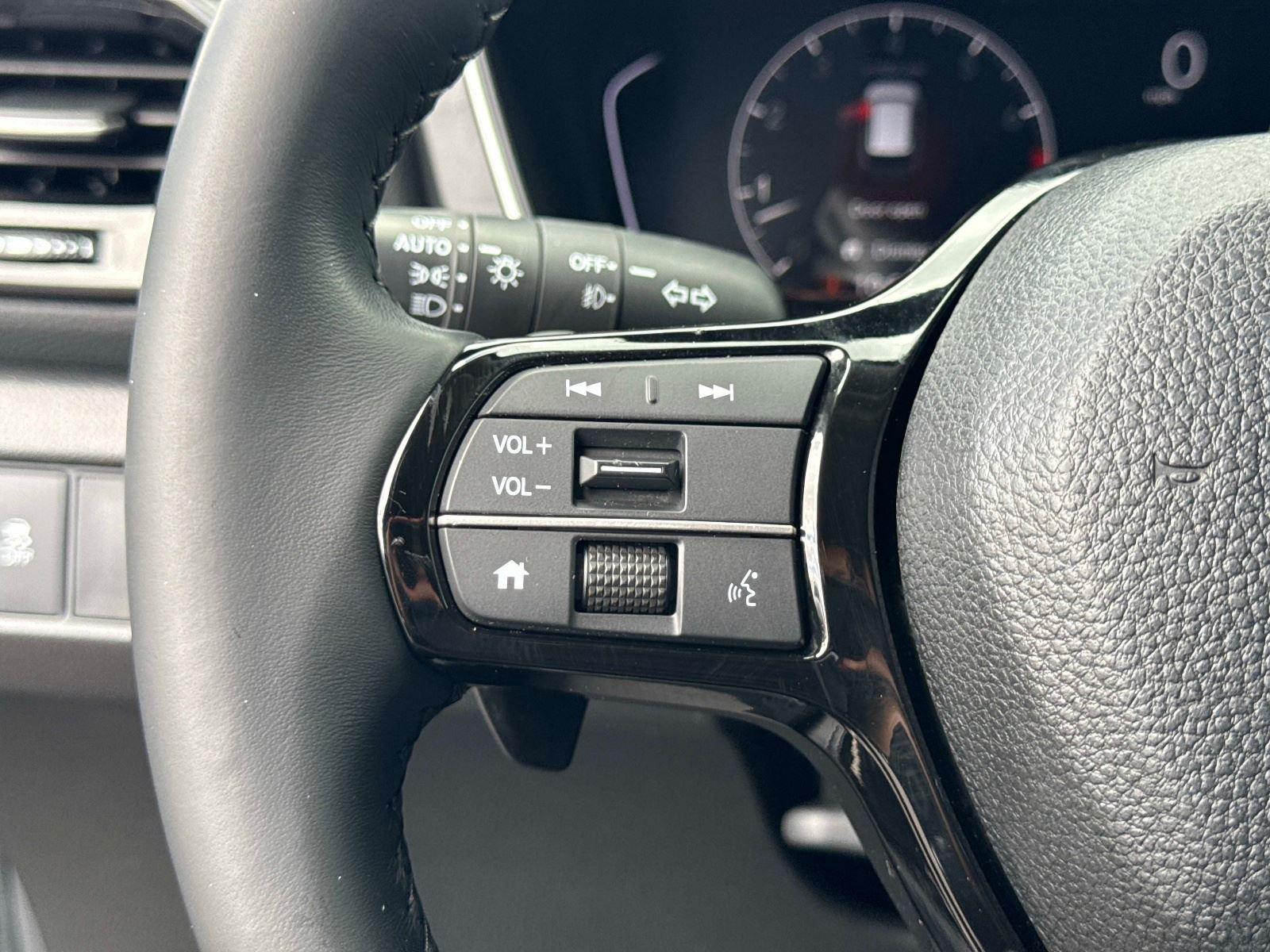 2023 Honda Pilot EX-L w/Rear Captain’s Chairs