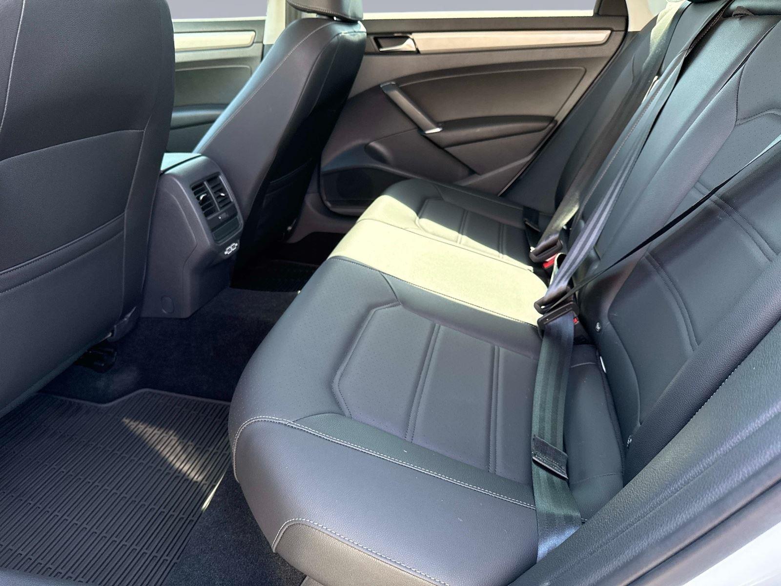 2022 VOLKSWAGEN PASSAT