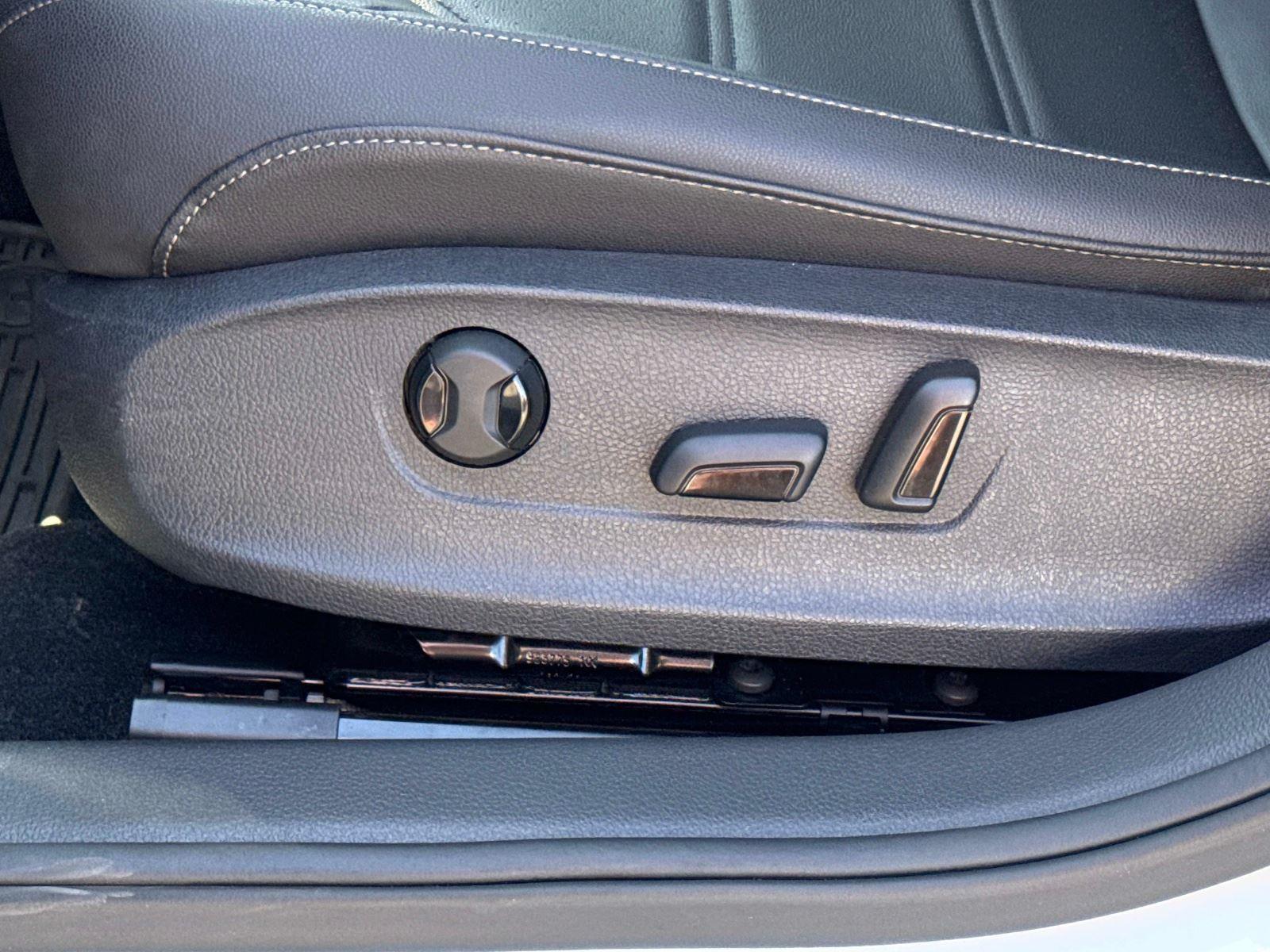2022 VOLKSWAGEN PASSAT