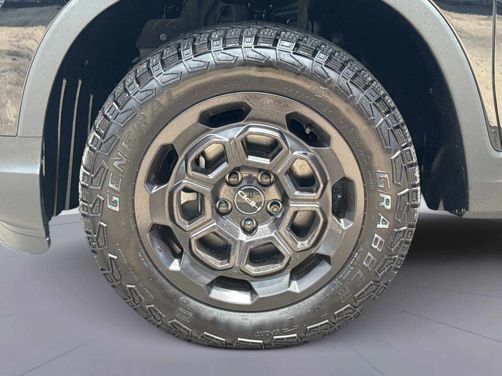 2025 Honda Ridgeline Sport - Photo 11