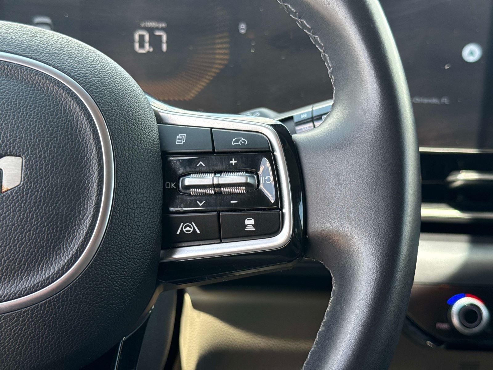 2025 Kia Carnival LXS