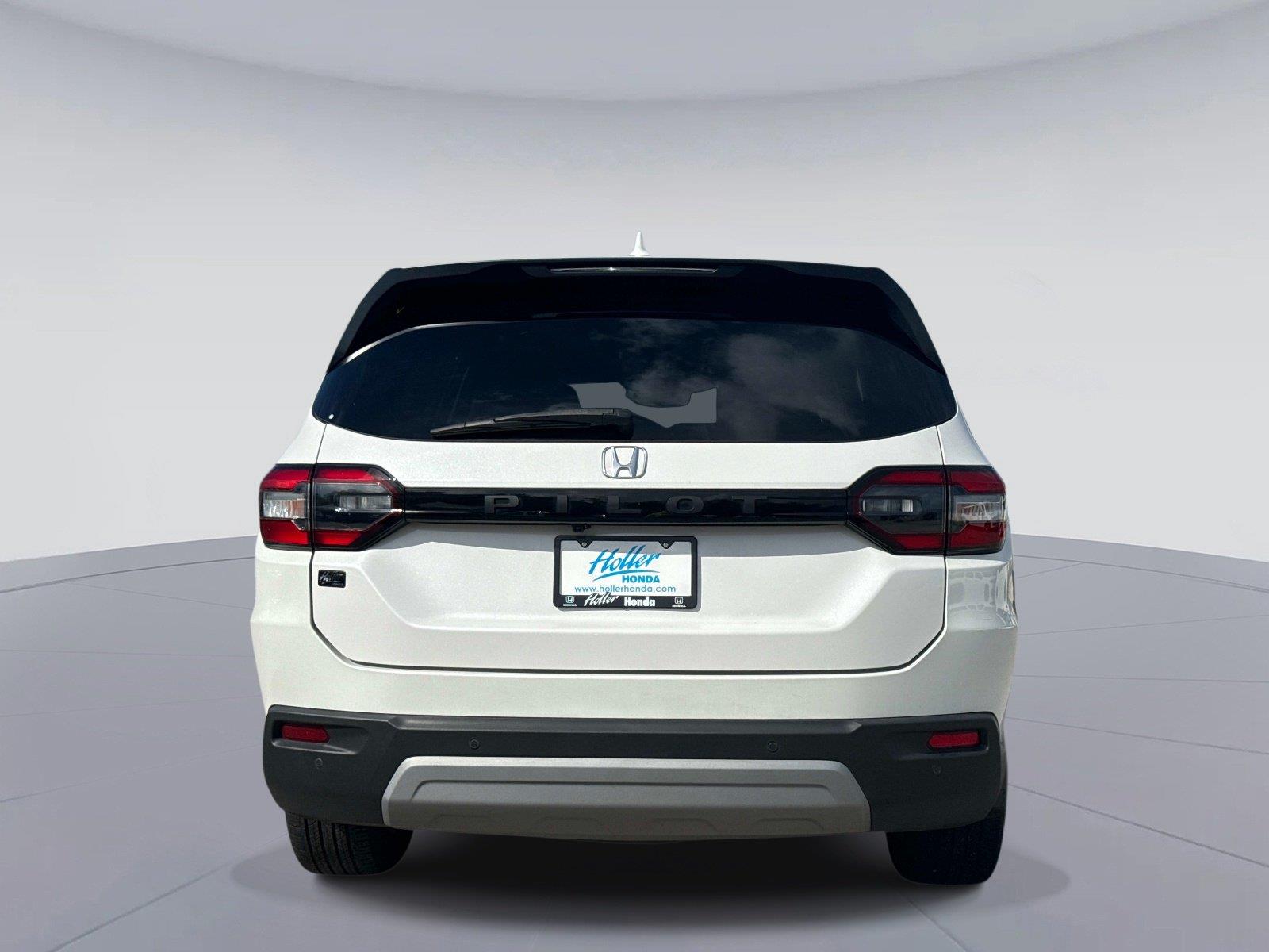 2024 Honda Pilot EX-L w/Rear Captain’s Chairs