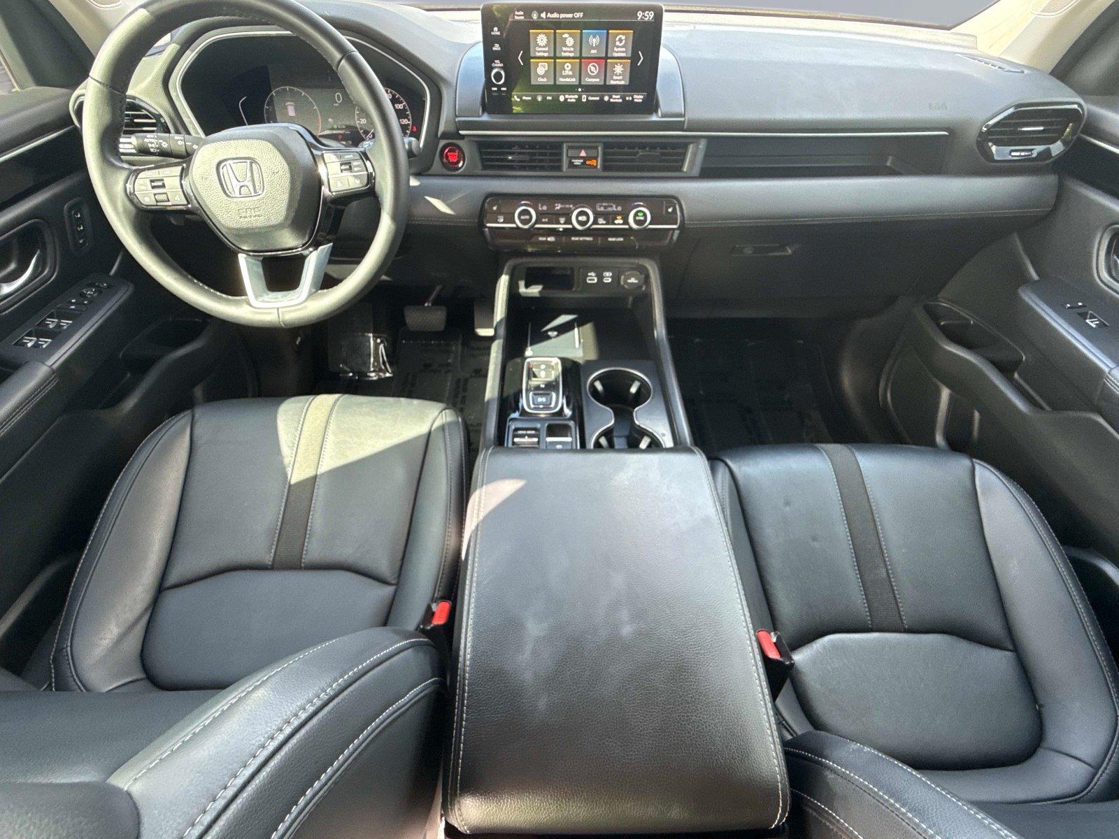 2024 Honda Pilot EX-L w/Rear Captain’s Chairs