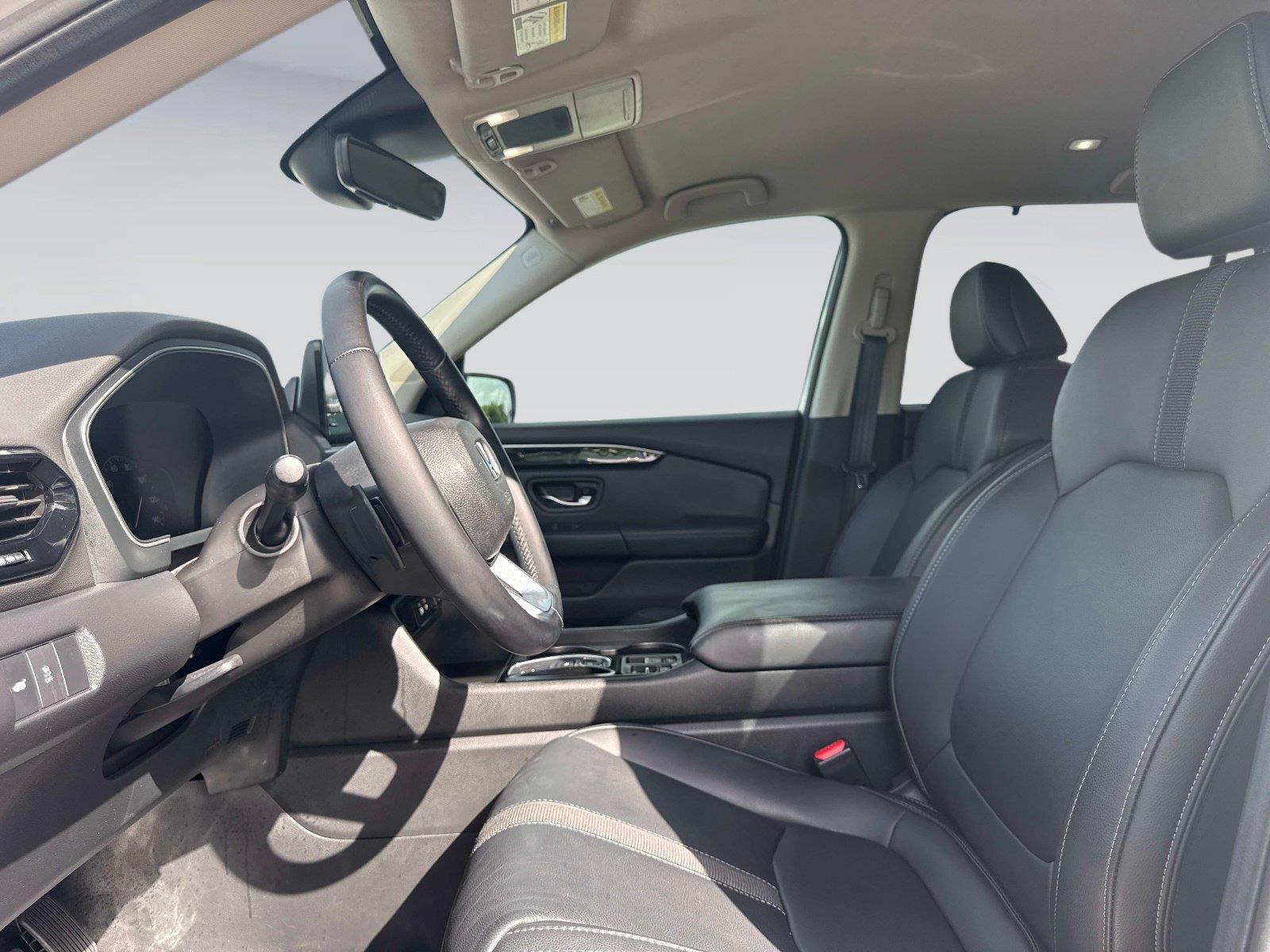 2024 Honda Pilot EX-L w/Rear Captain’s Chairs
