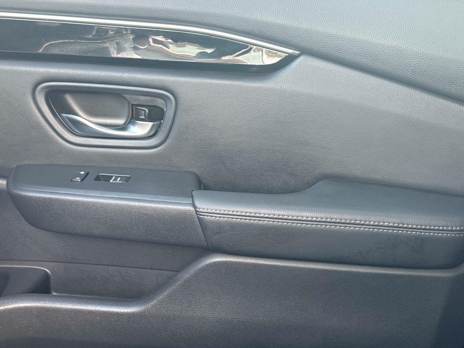2024 Honda Pilot EX-L w/Rear Captain’s Chairs