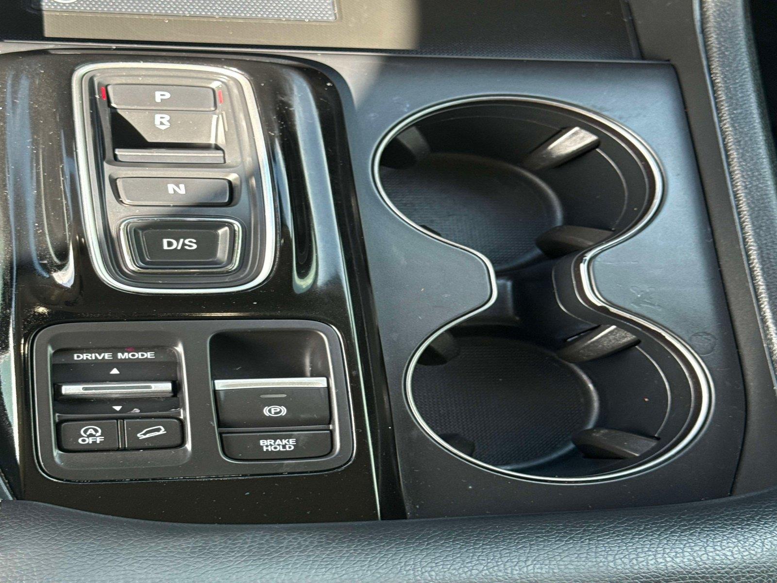 2024 Honda Pilot EX-L w/Rear Captain’s Chairs