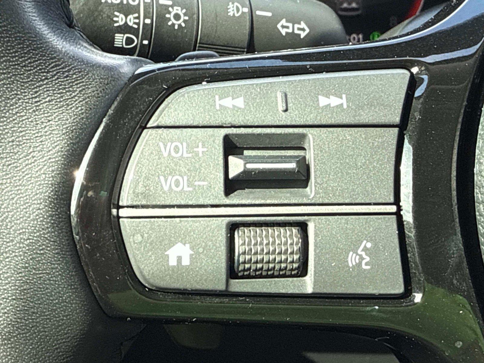 2024 Honda Pilot EX-L w/Rear Captain’s Chairs