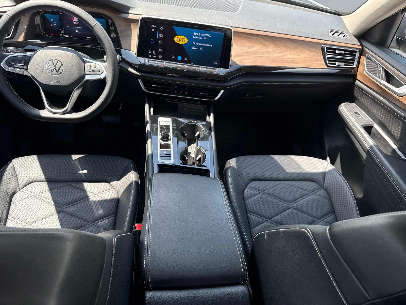 2024 Volkswagen Atlas 2.0T SE w/Technology