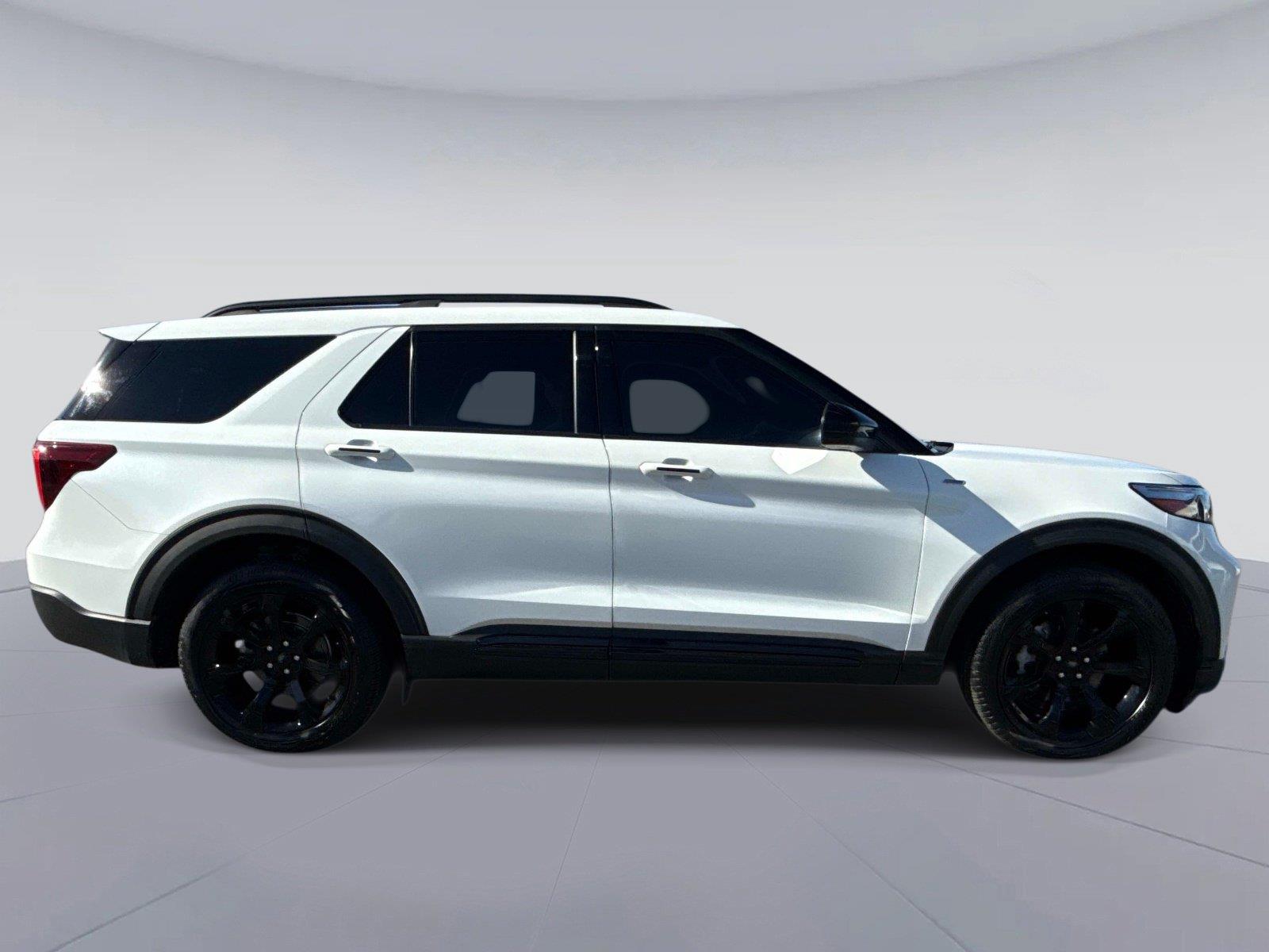 2024 Ford Explorer ST-Line