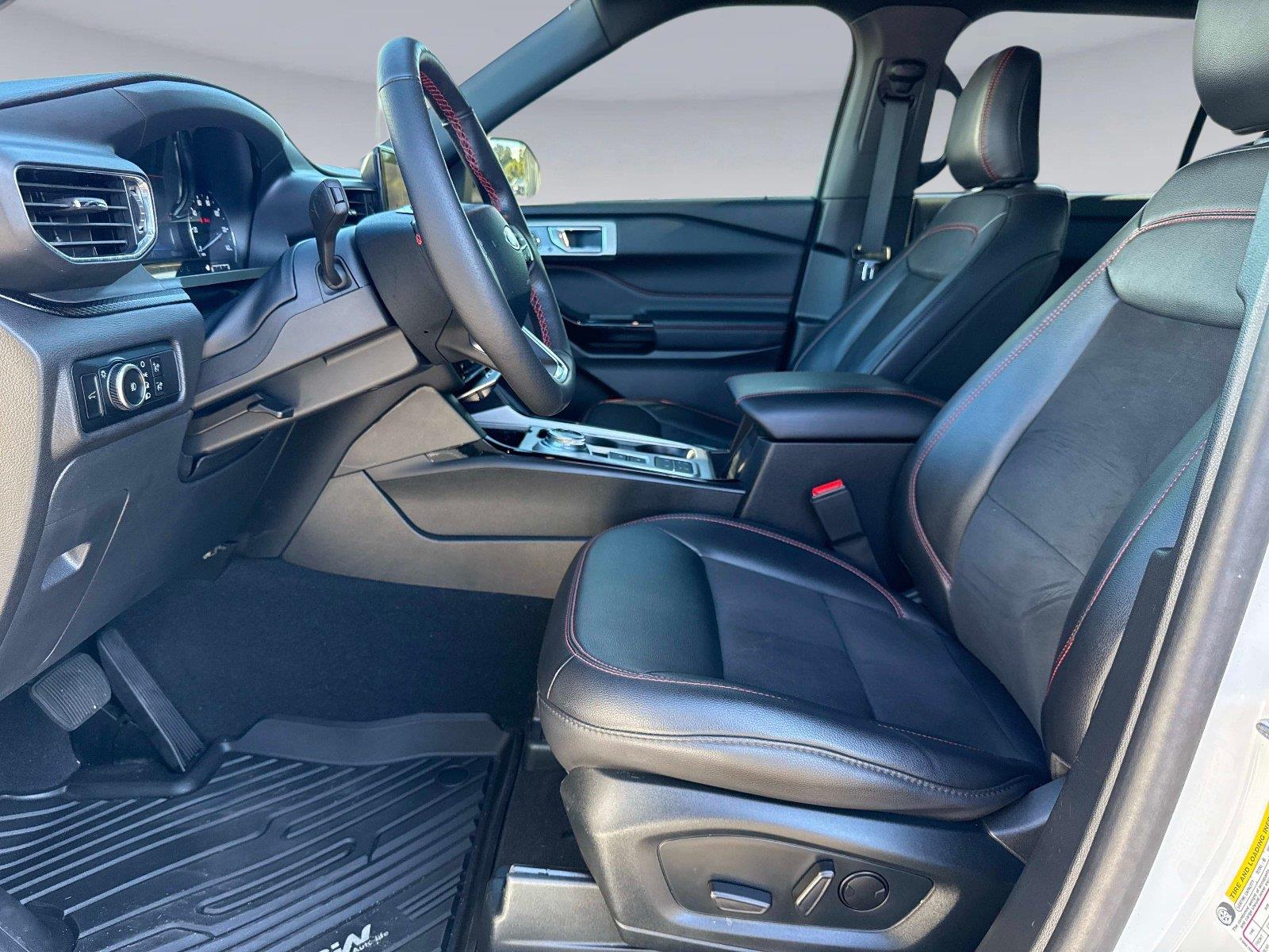 2024 Ford Explorer ST-Line