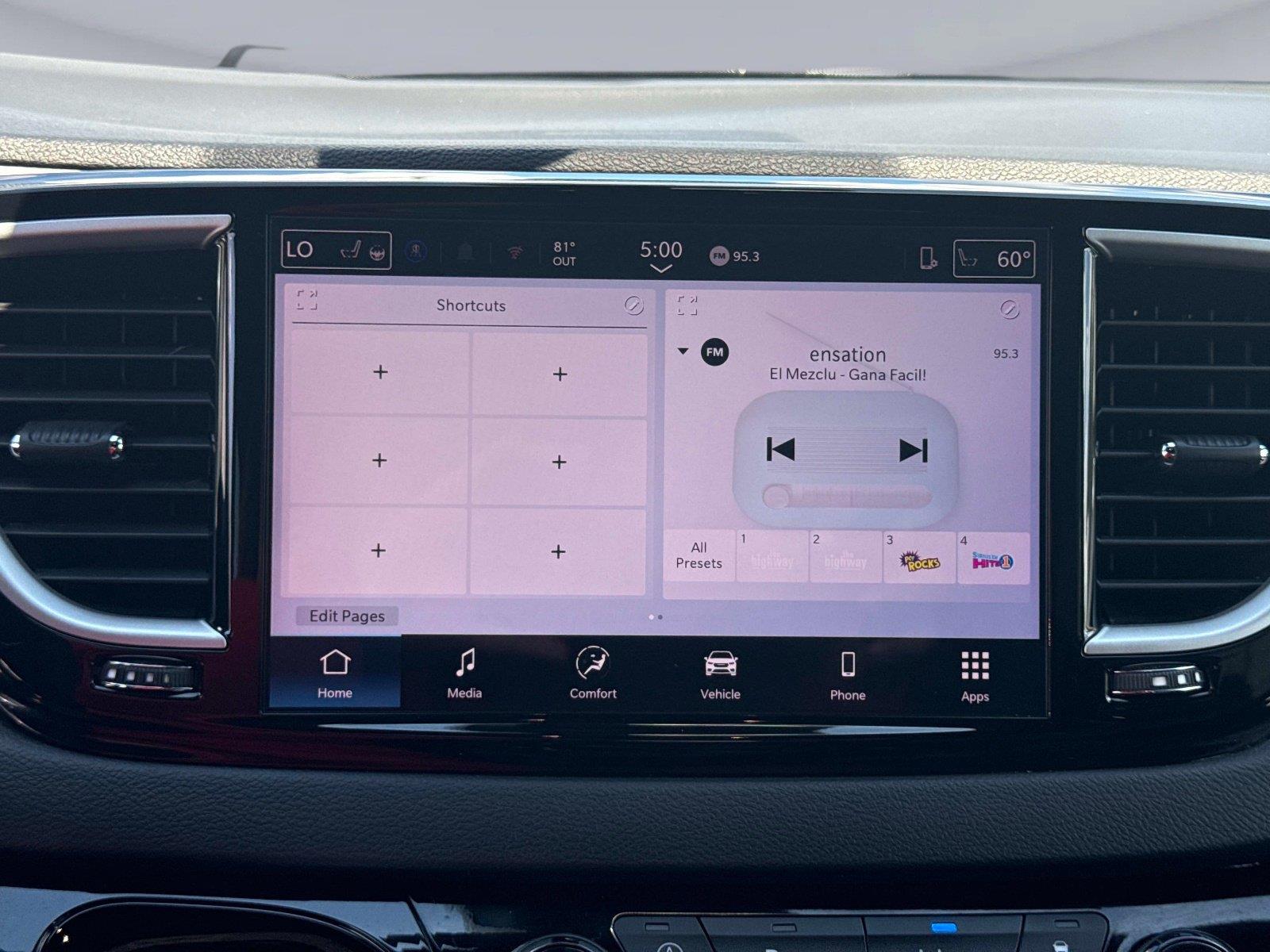 2025 Chrysler Pacifica Select