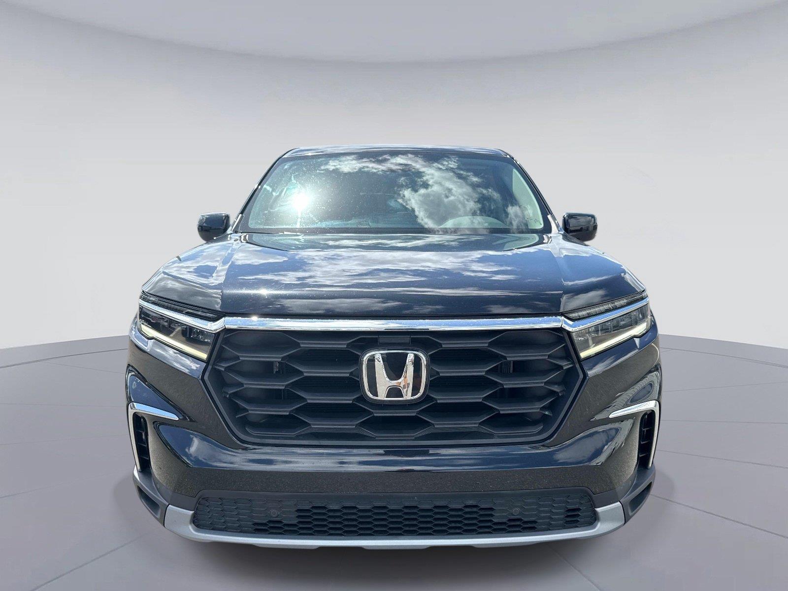 2023 Honda Pilot EX-L w/Rear Captain’s Chairs