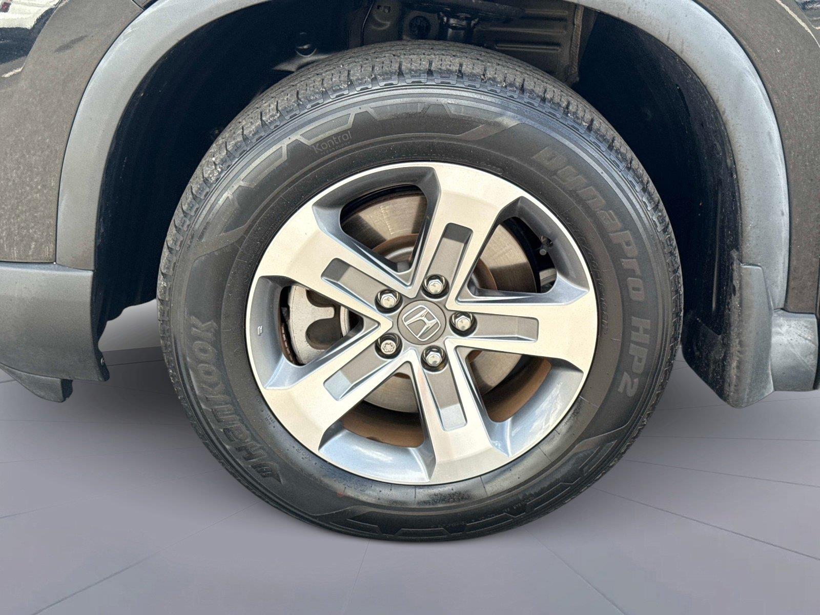 2023 Honda Pilot EX-L w/Rear Captain’s Chairs