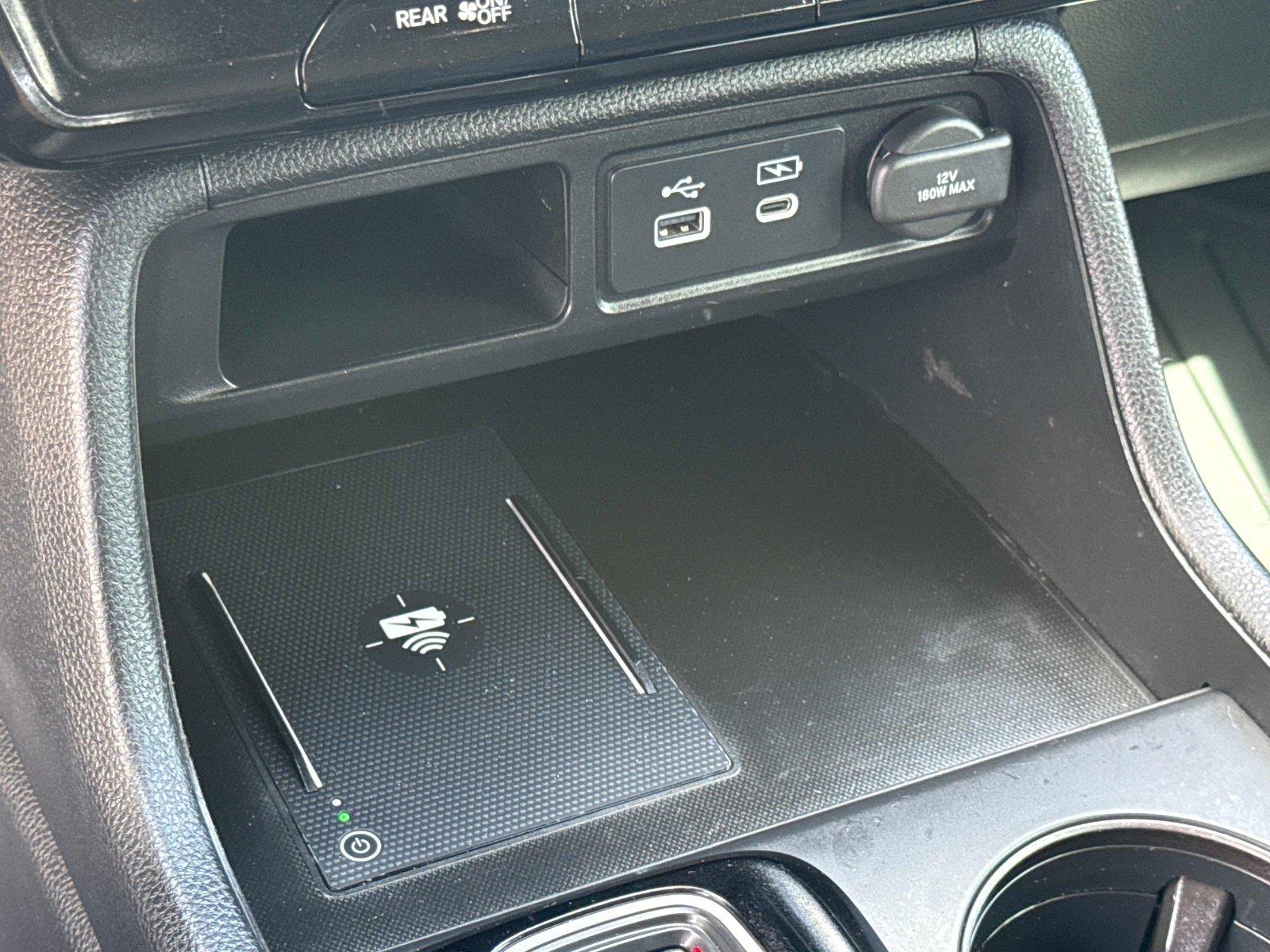 2023 Honda Pilot EX-L w/Rear Captain’s Chairs