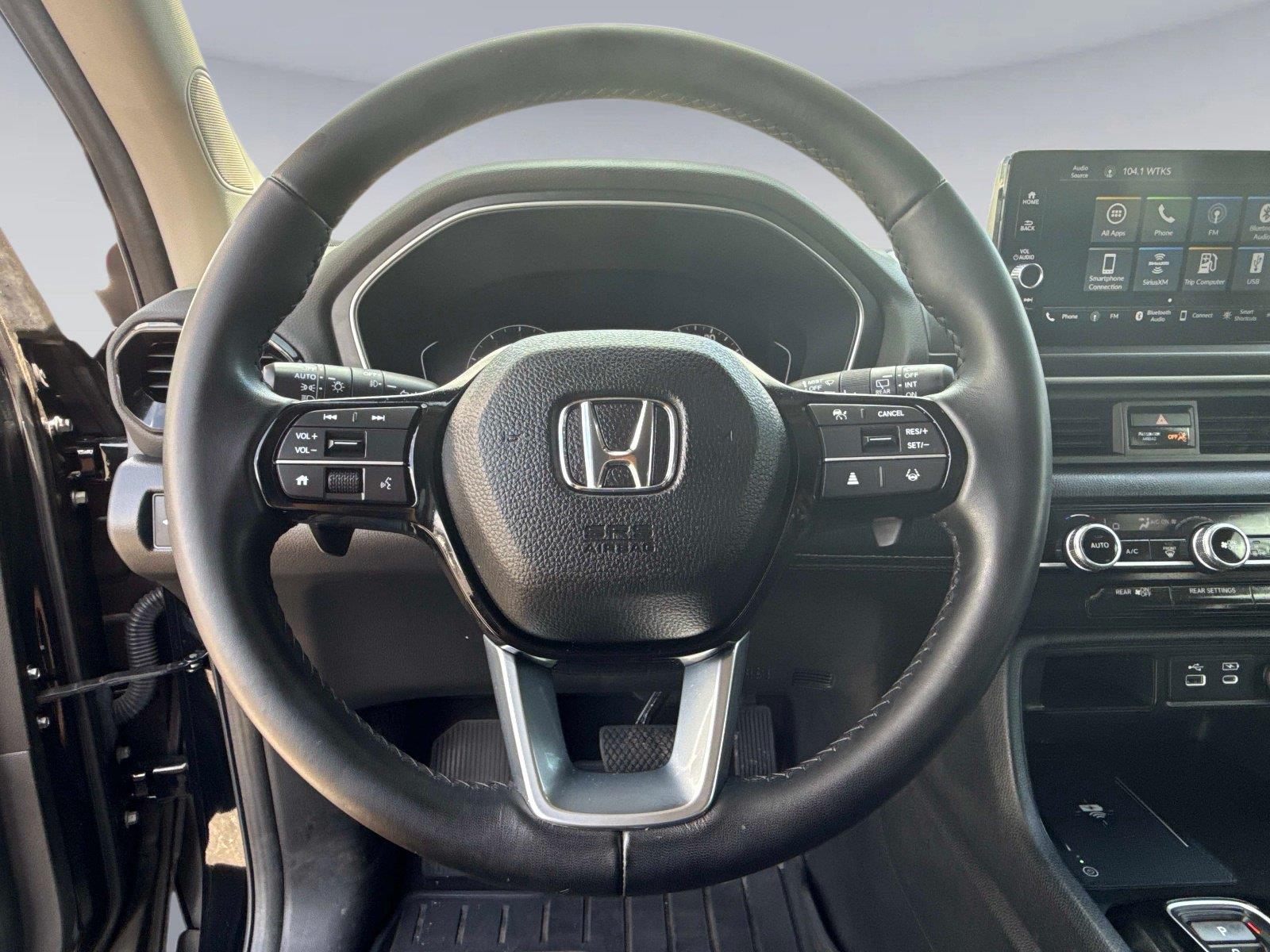 2023 Honda Pilot EX-L w/Rear Captain’s Chairs