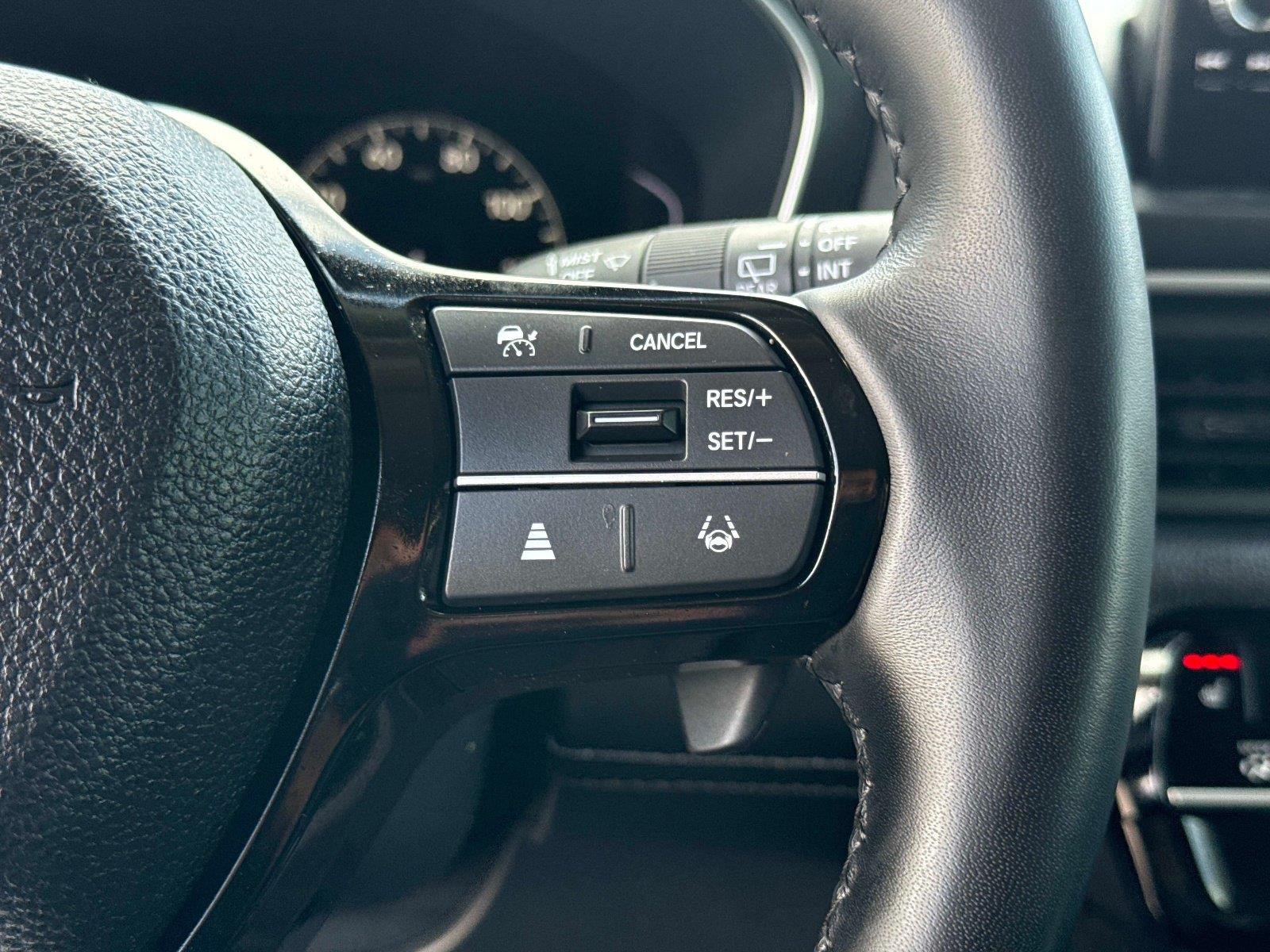 2023 Honda Pilot EX-L w/Rear Captain’s Chairs