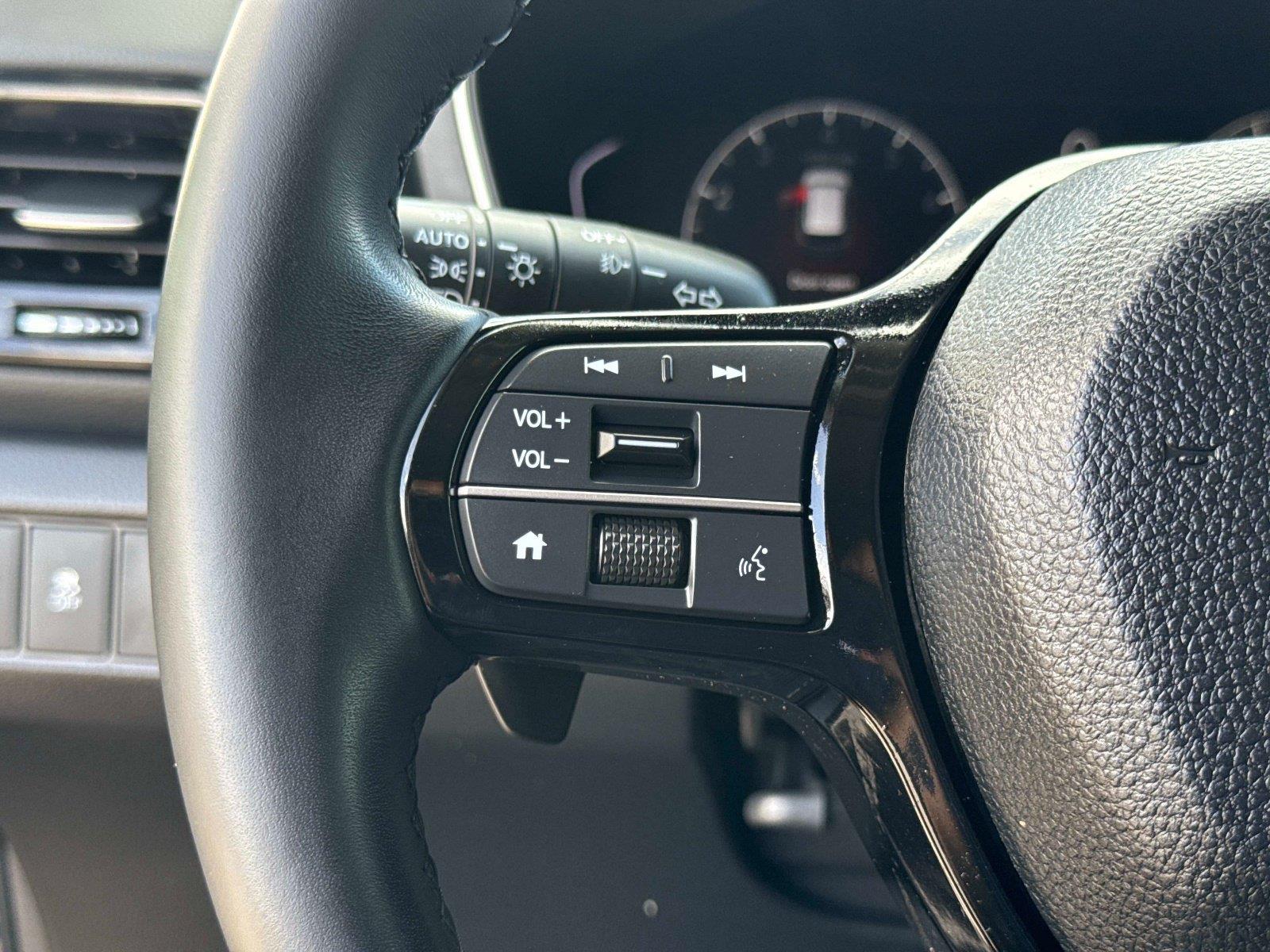 2023 Honda Pilot EX-L w/Rear Captain’s Chairs