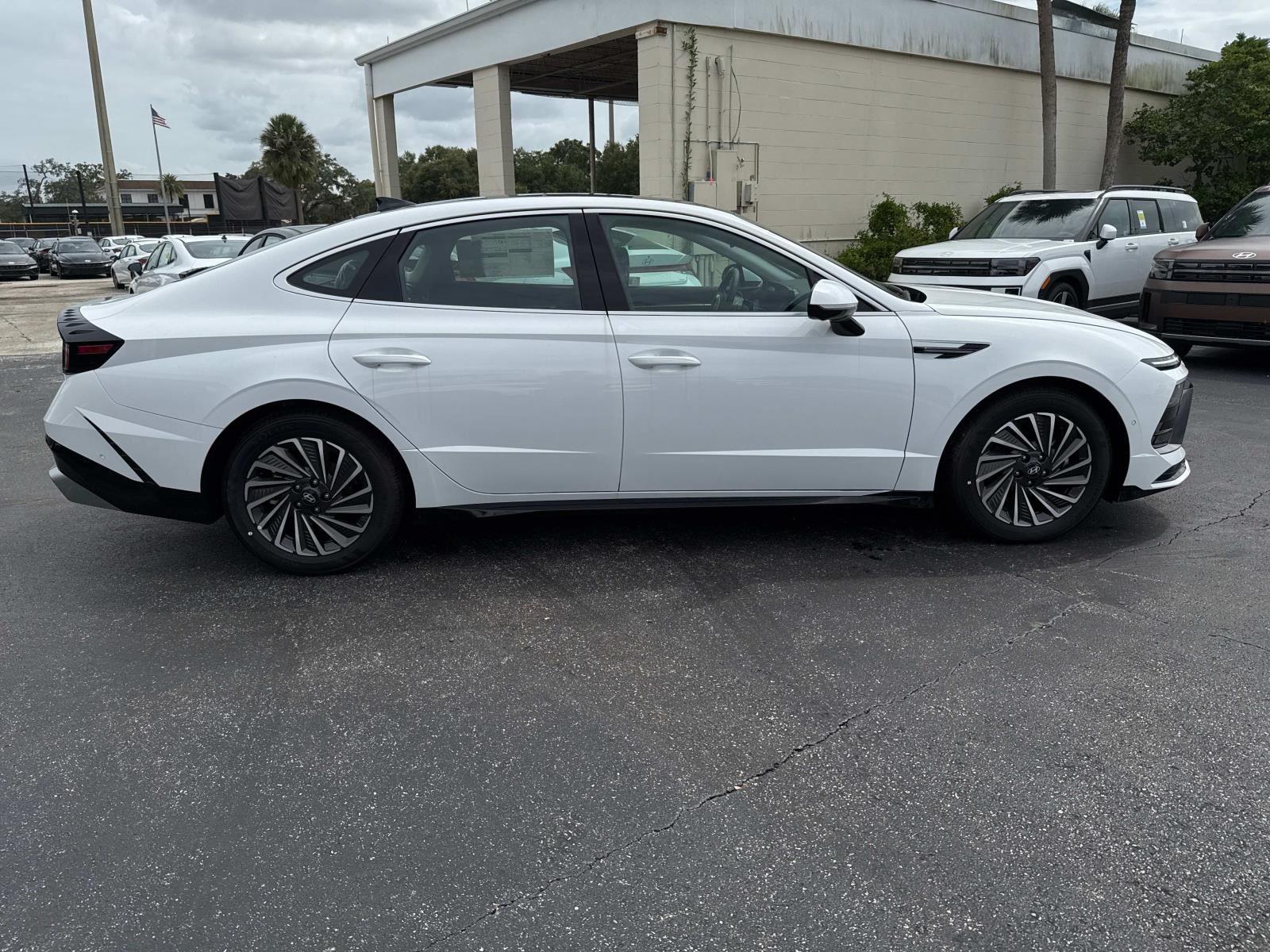 2025 Hyundai Sonata Hybrid Limited