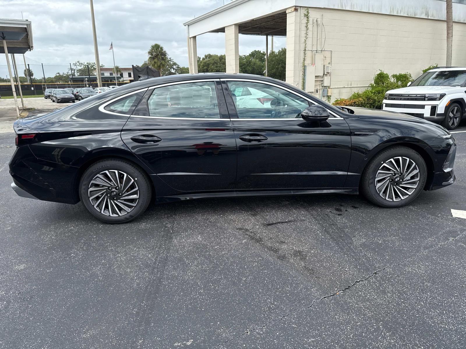 2025 Hyundai Sonata Hybrid Limited