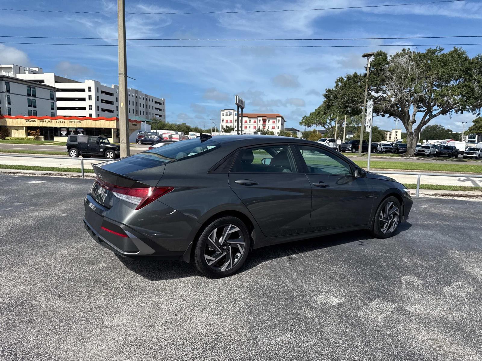 2025 Hyundai Elantra SEL Sport