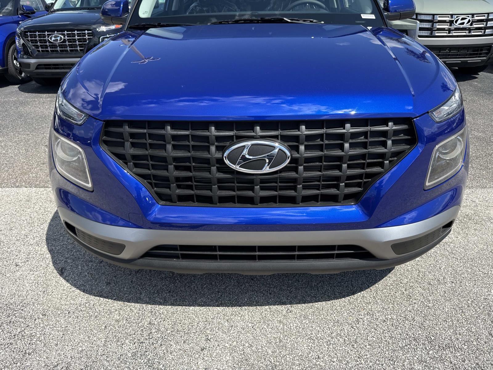 2025 Hyundai Venue SE