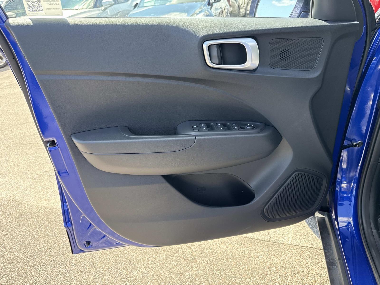 2025 Hyundai Venue SE