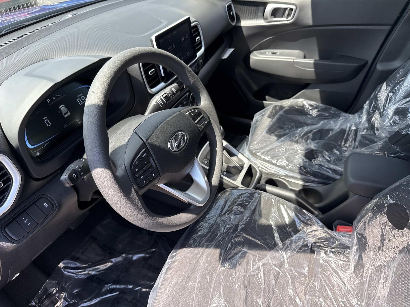 2025 Hyundai Venue SE