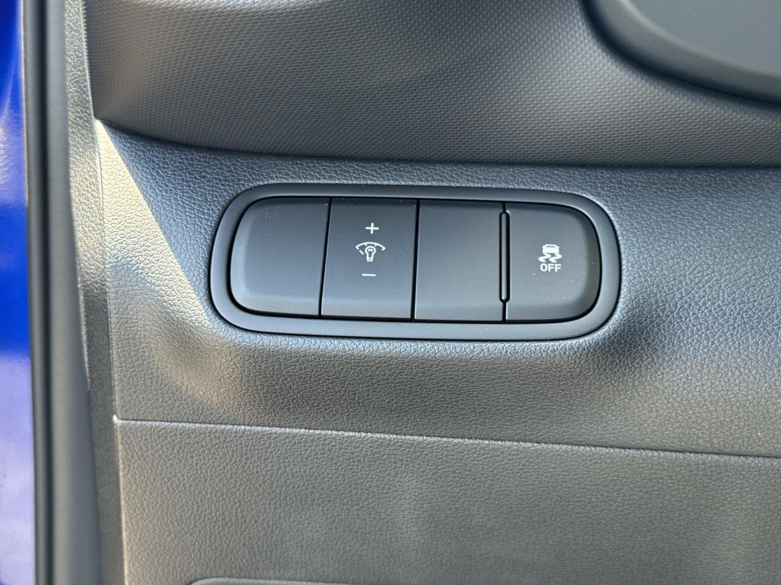 2025 Hyundai Venue SE