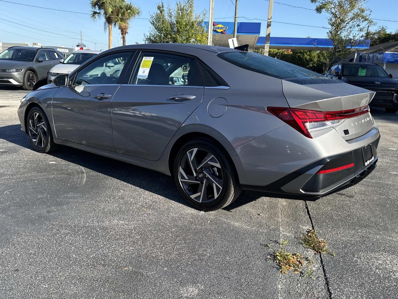 2025 Hyundai Elantra SEL Convenience