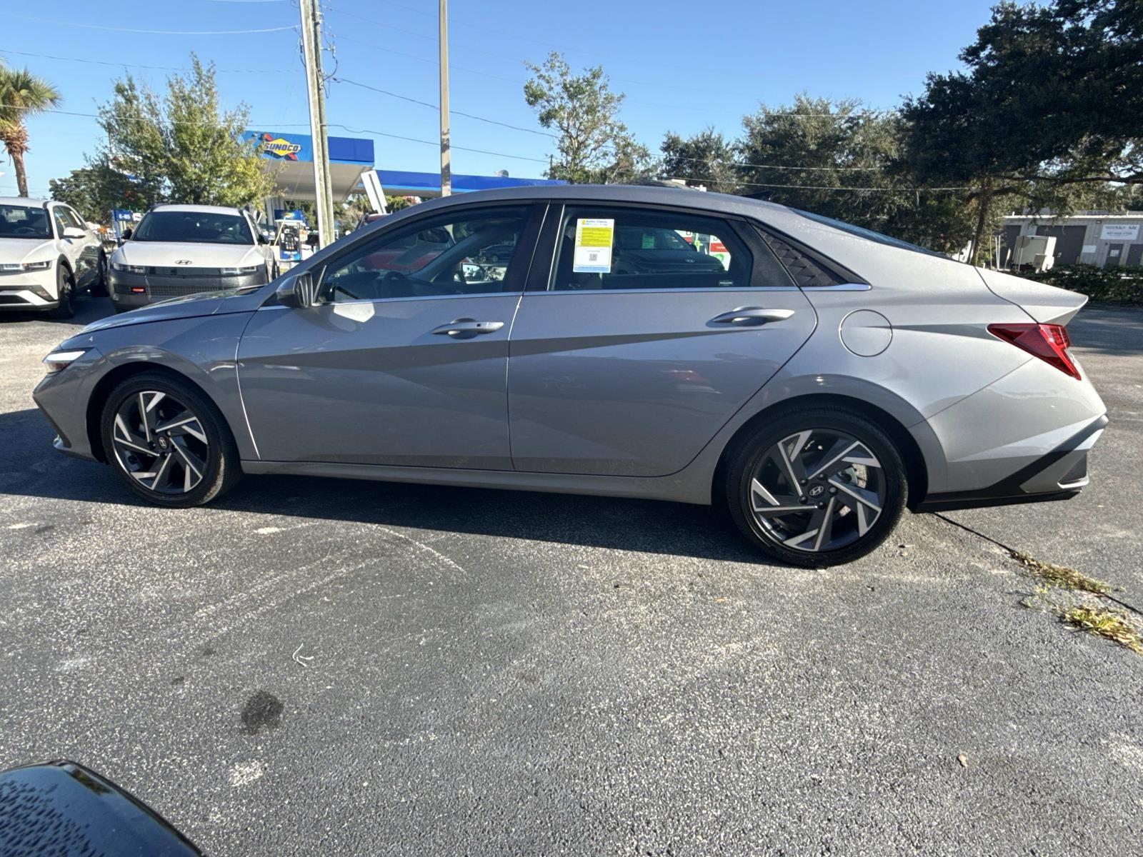 2025 Hyundai Elantra SEL Convenience