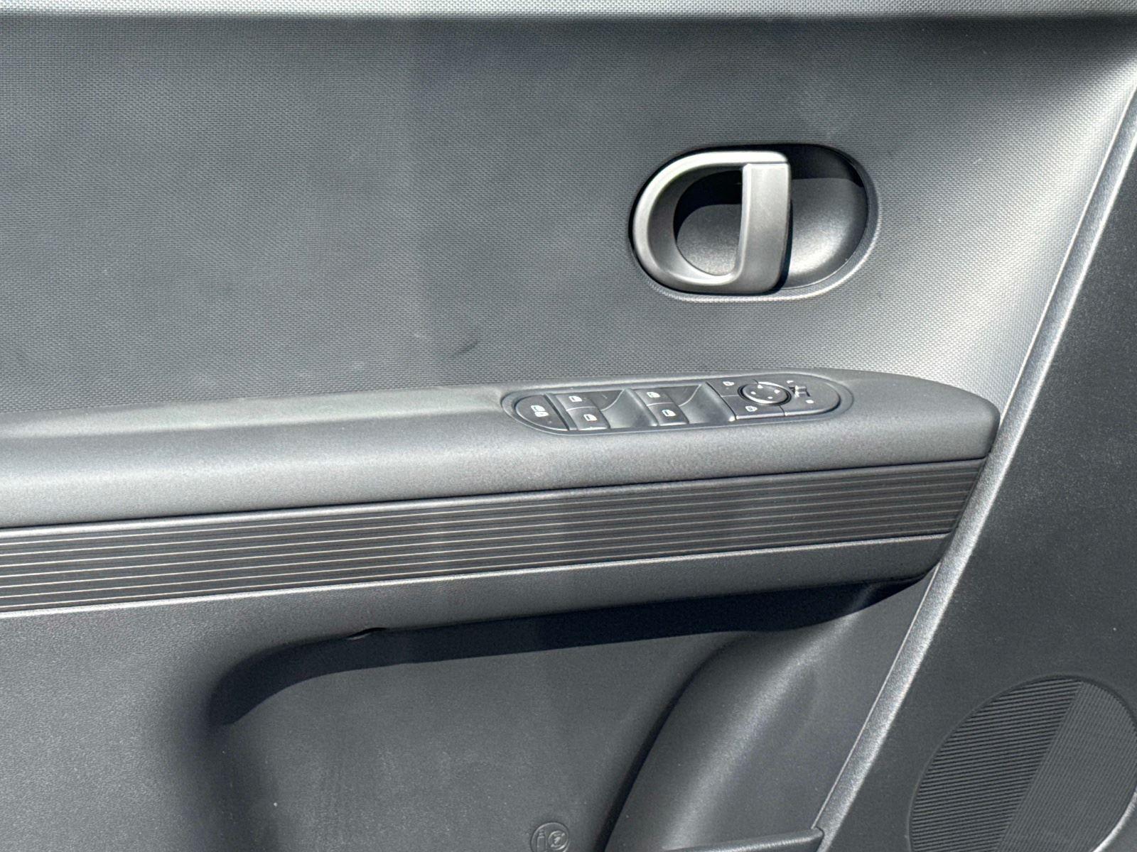 2026 Hyundai IONIQ 5 SE