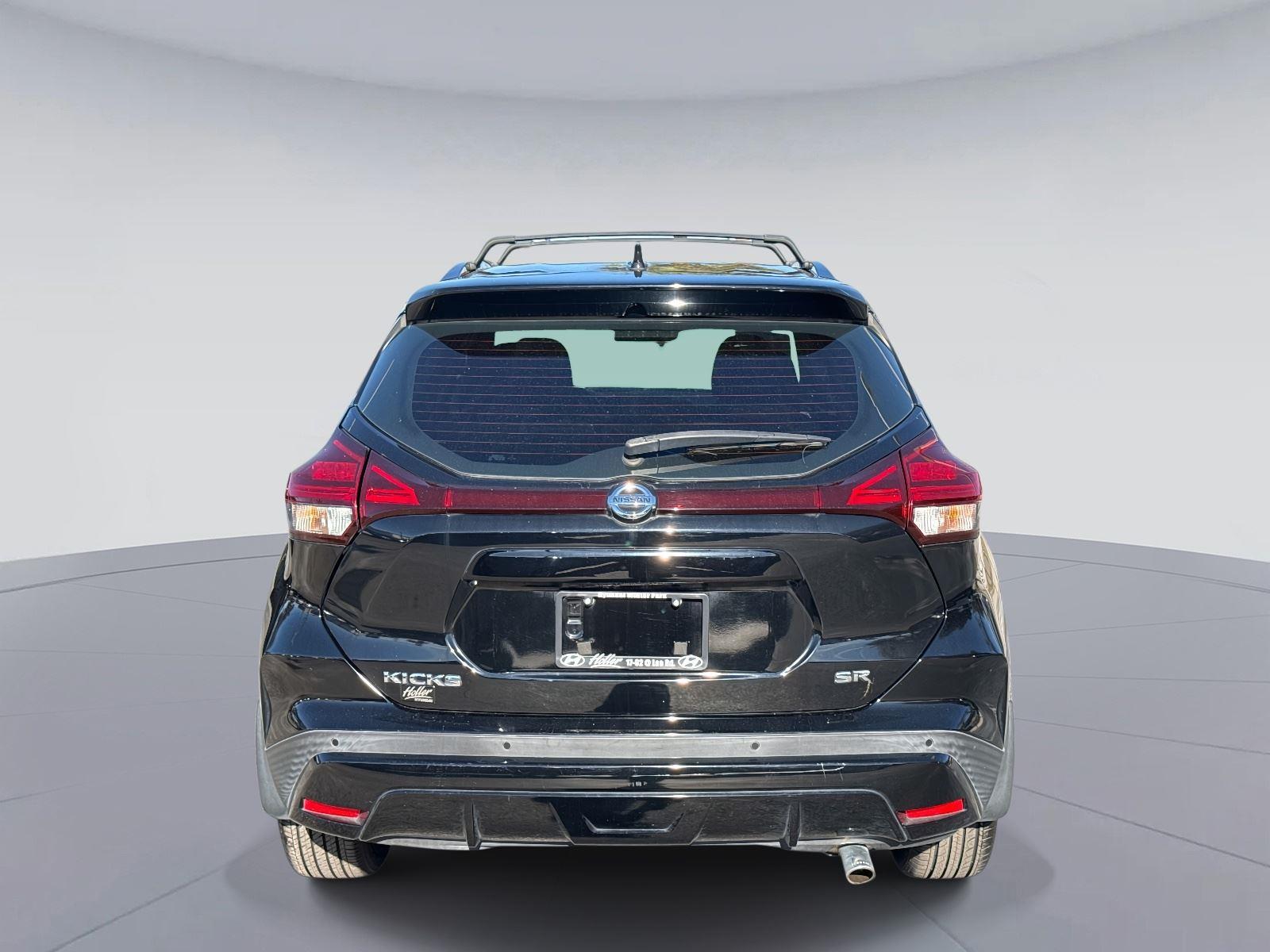 2021 Nissan Kicks SR