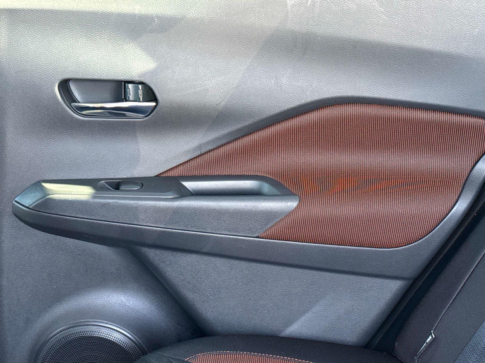 2021 Nissan Kicks SR