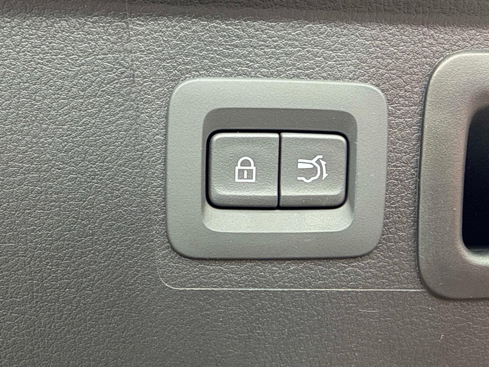 2025 Mazda CX-50 Hybrid Preferred Package