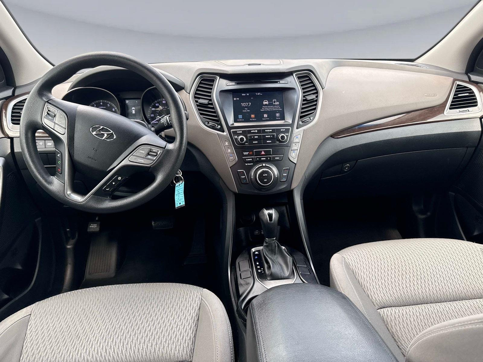 2018 Hyundai Santa Fe SE