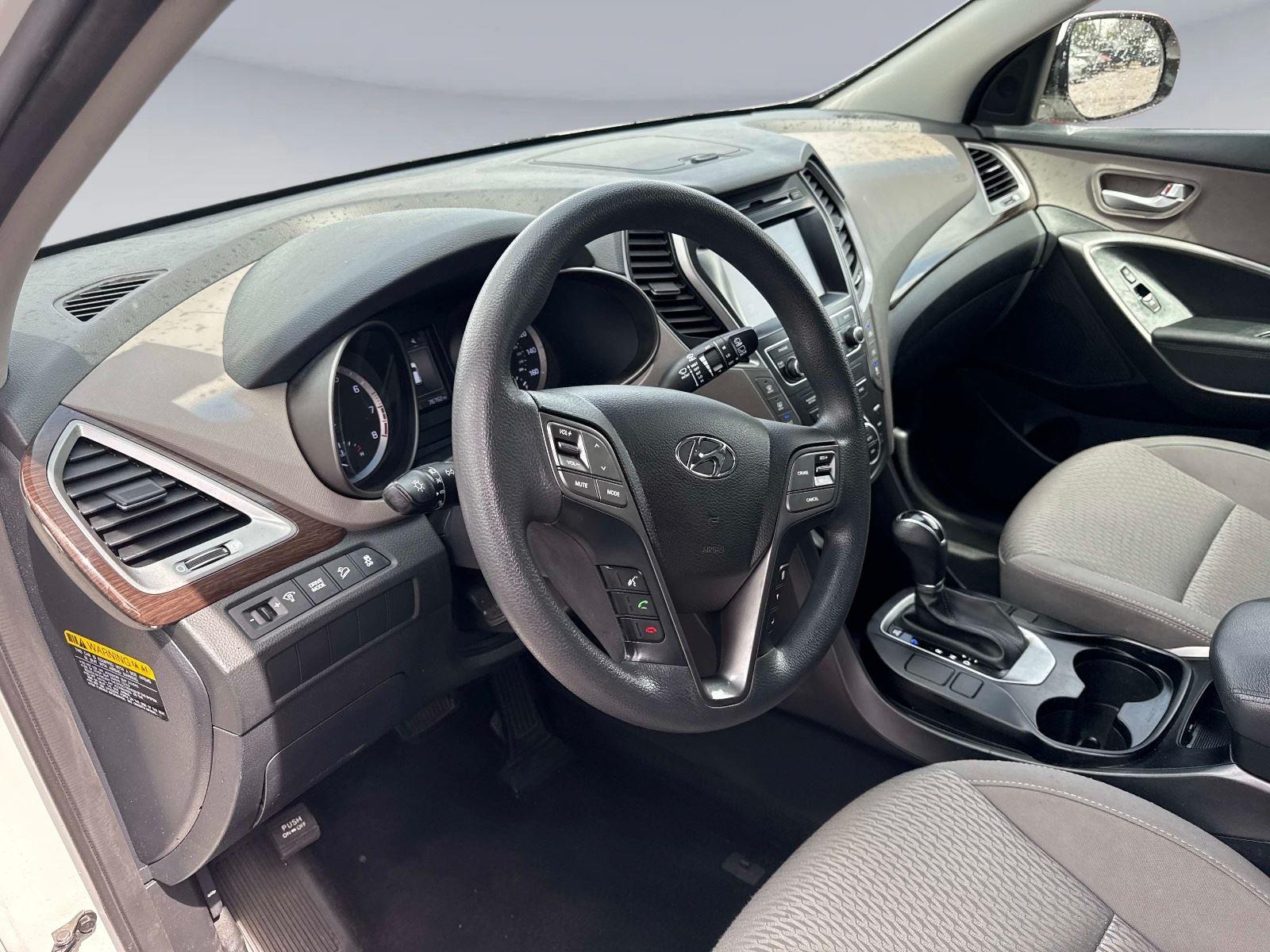 2018 Hyundai Santa Fe SE