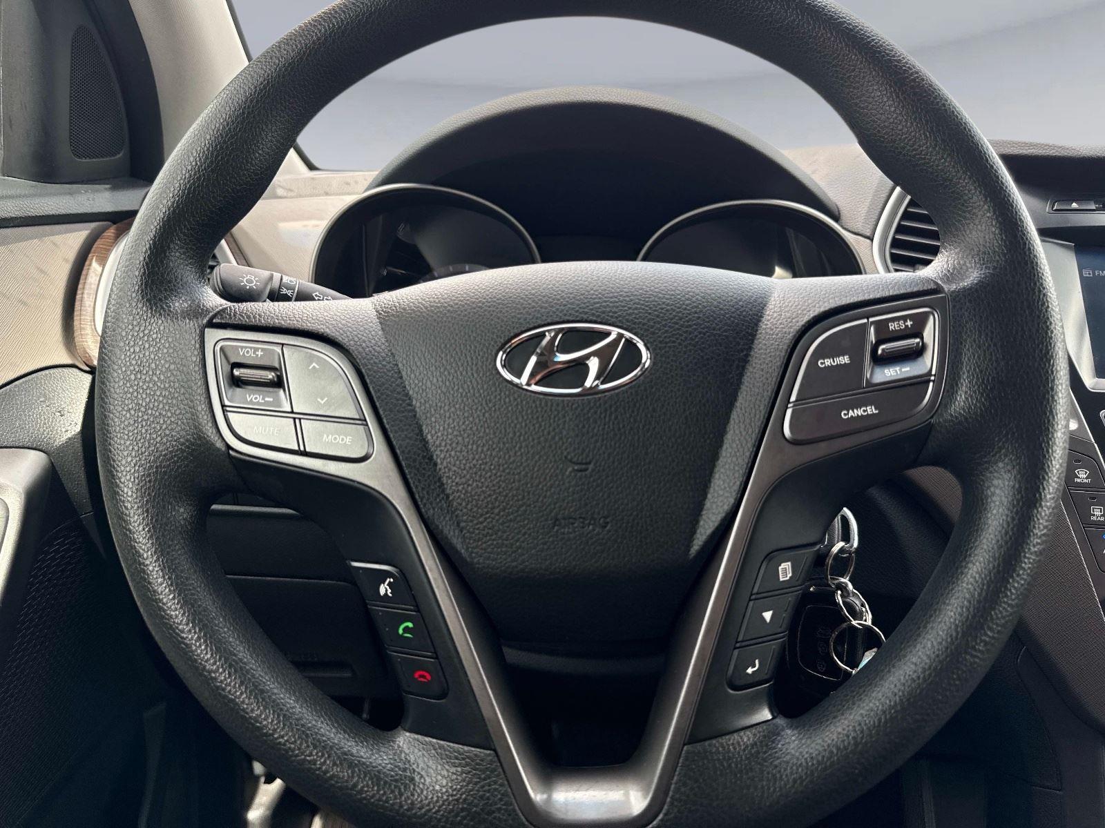 2018 Hyundai Santa Fe SE