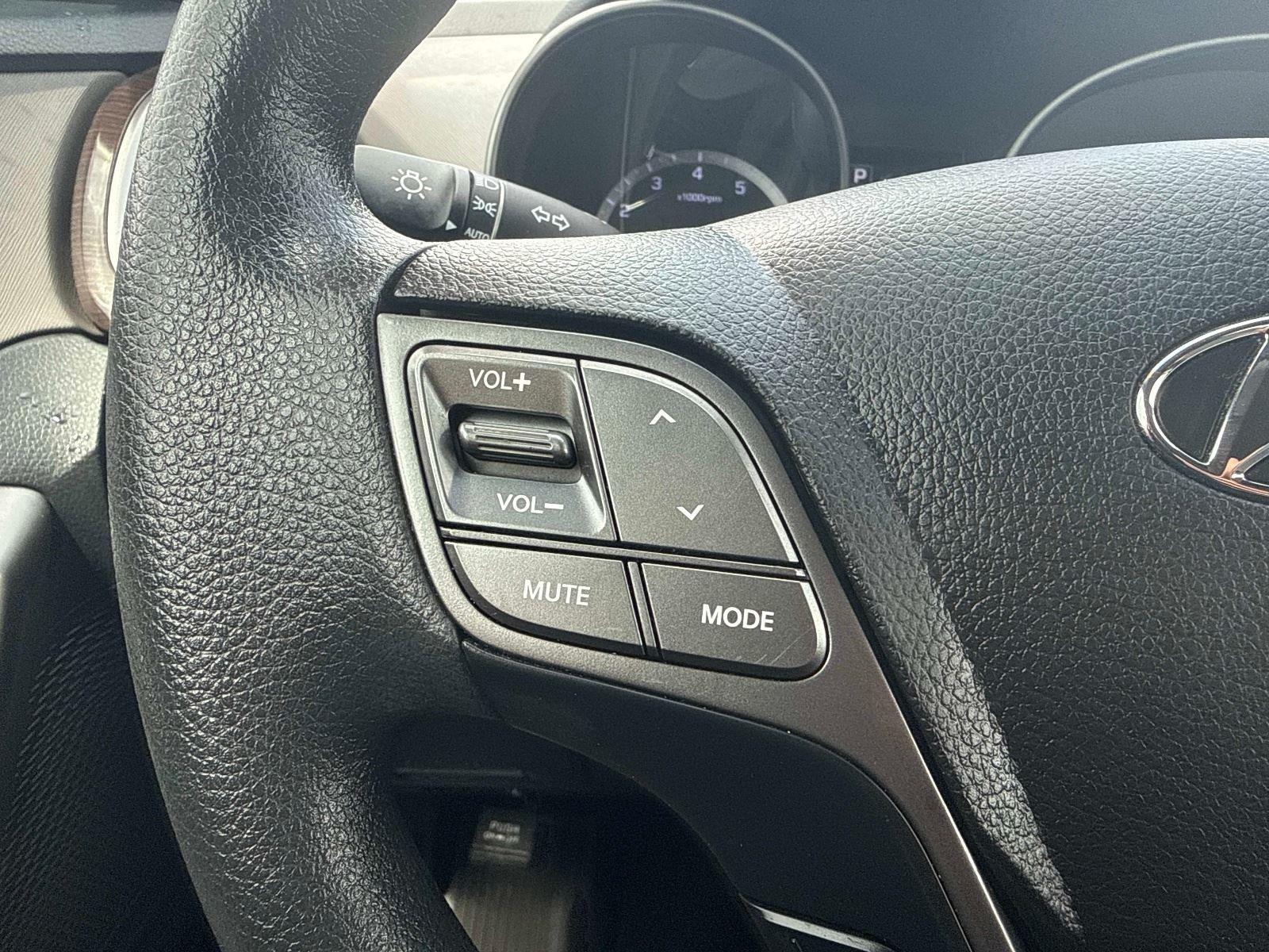 2018 Hyundai Santa Fe SE