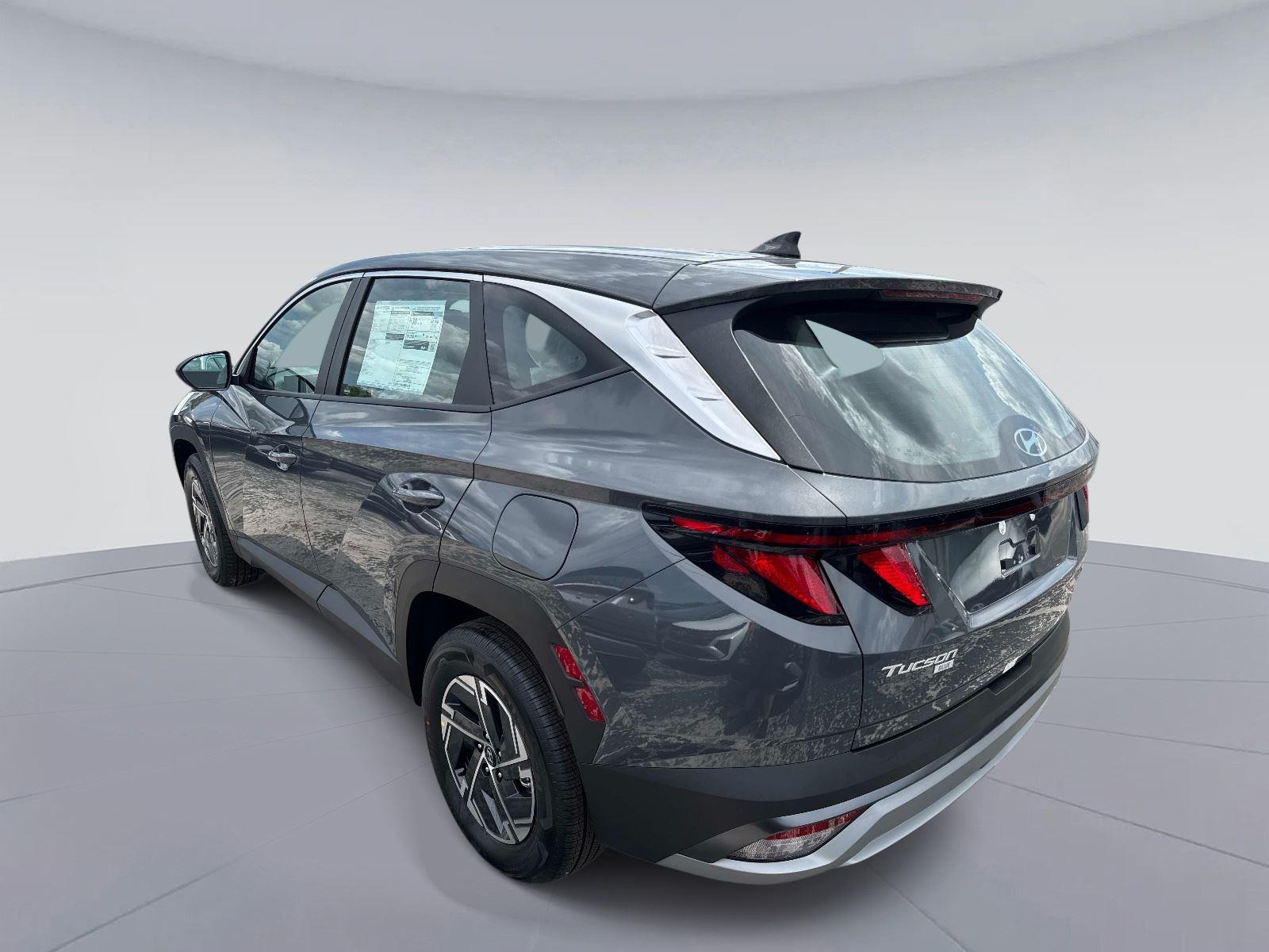 2026 Hyundai Tucson Hybrid Blue SE