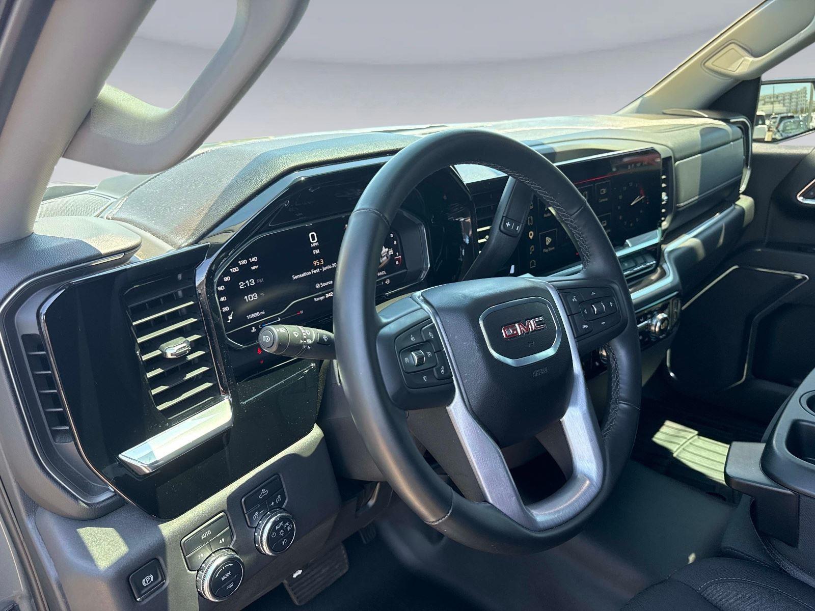2025 GMC Sierra 1500 Elevation