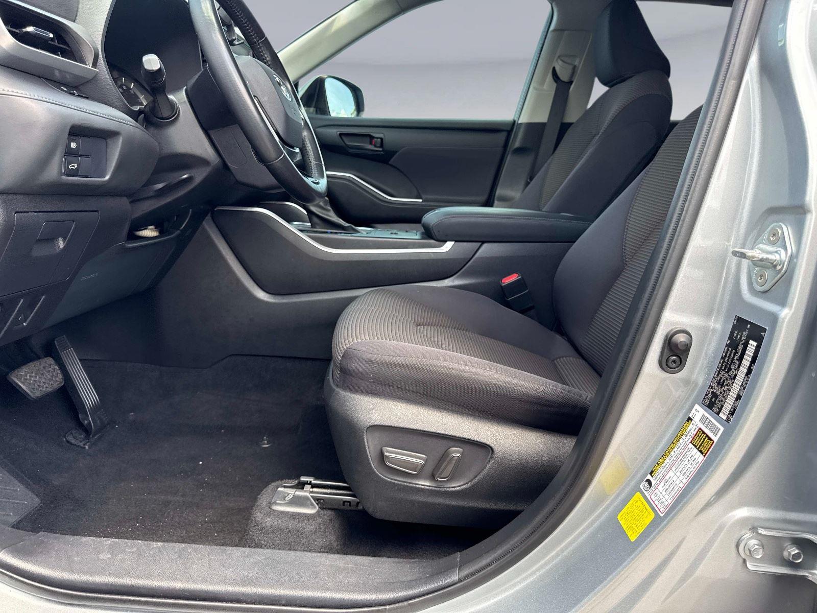 2020 Toyota Highlander LE