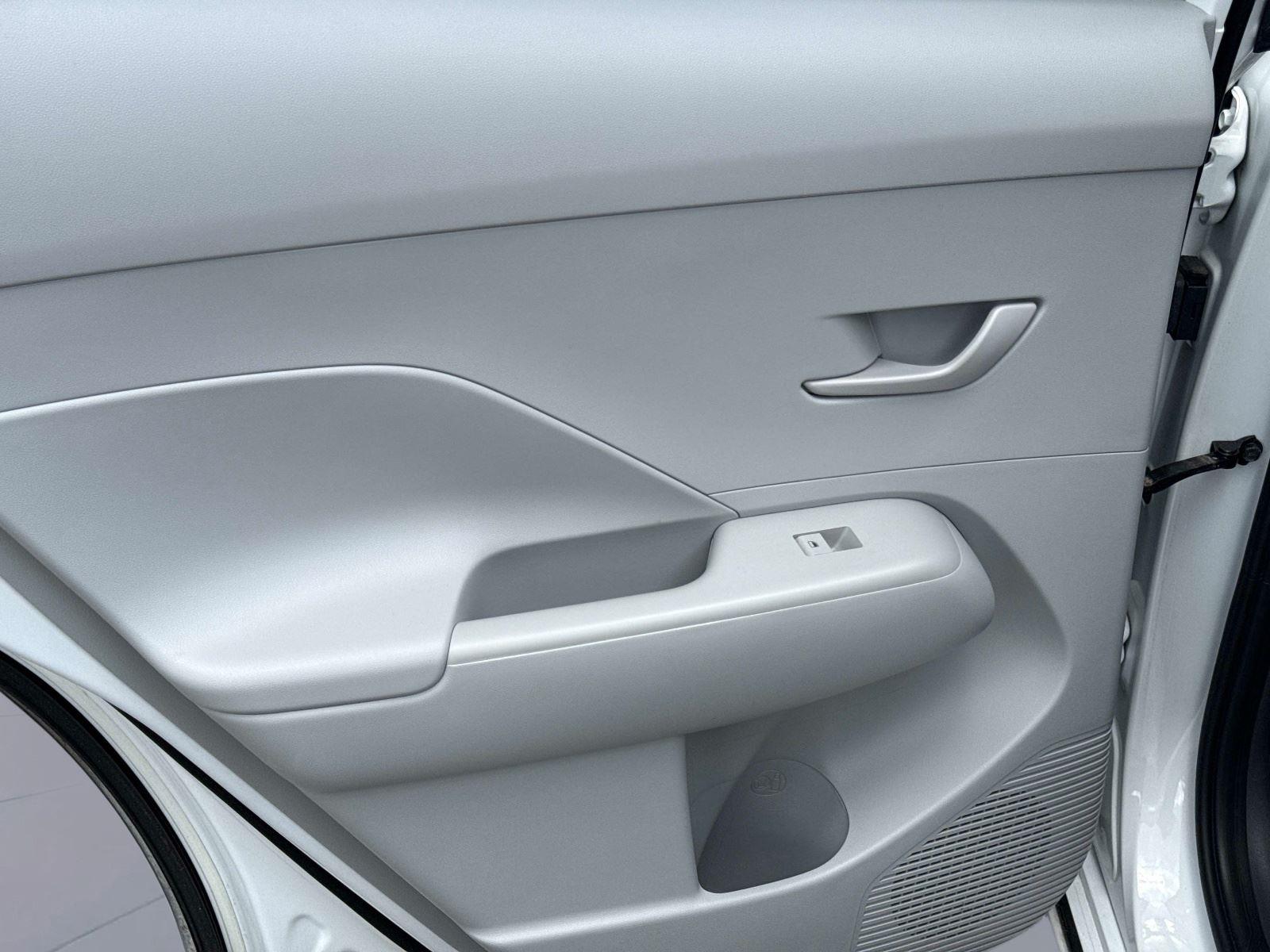 2024 Hyundai Kona Electric SEL