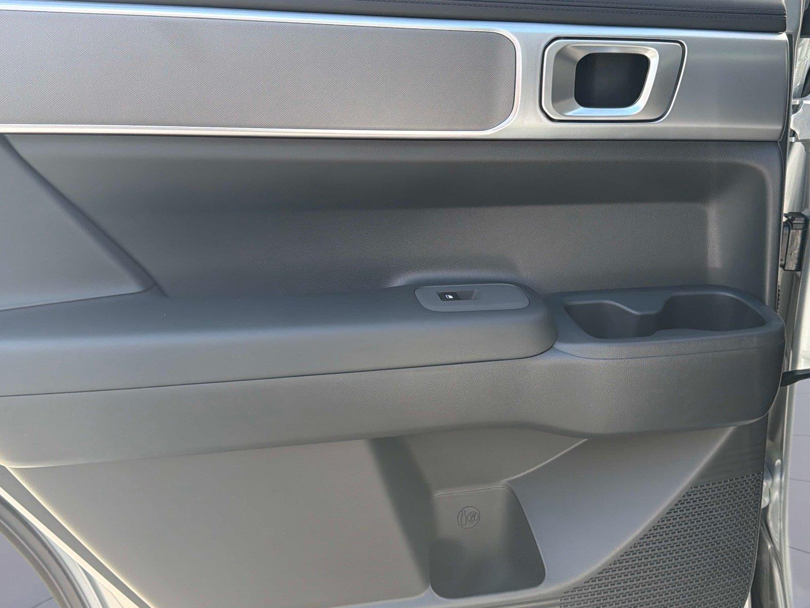 2027 Hyundai Santa Fe SE