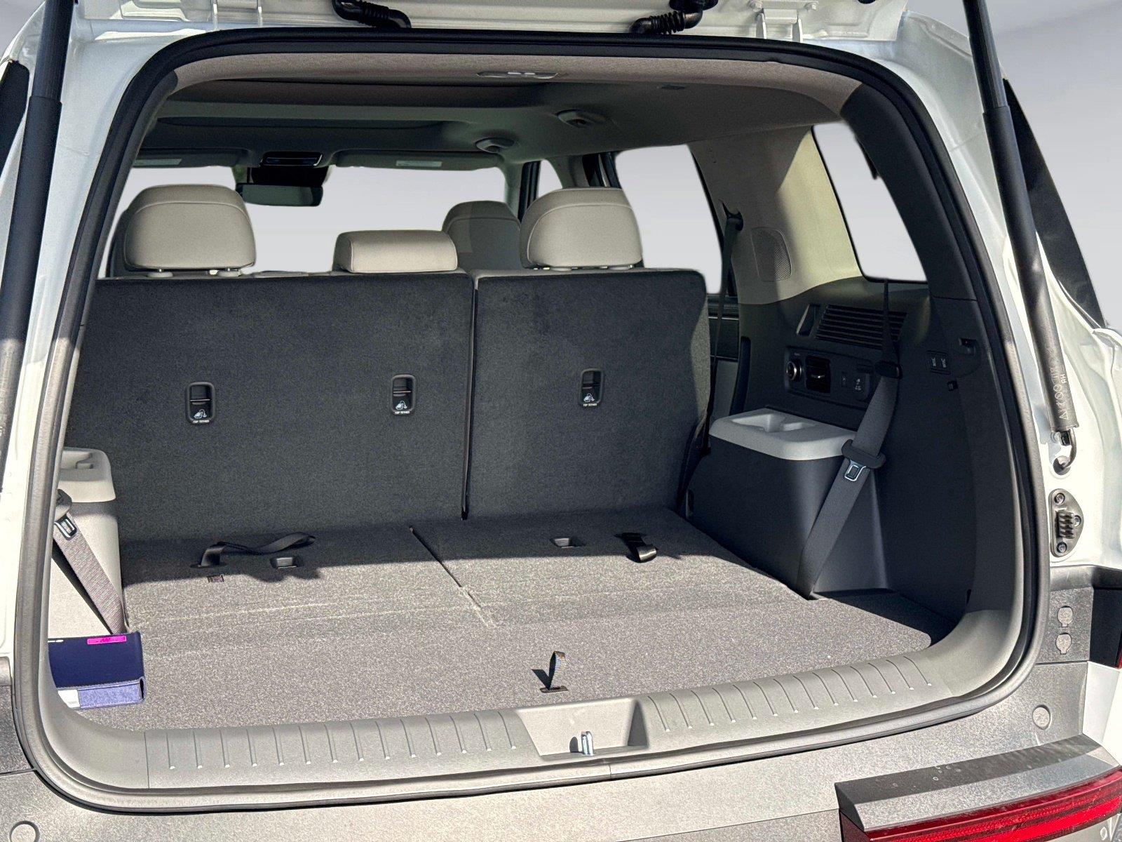 2027 Hyundai Santa Fe Hybrid Limited 7P