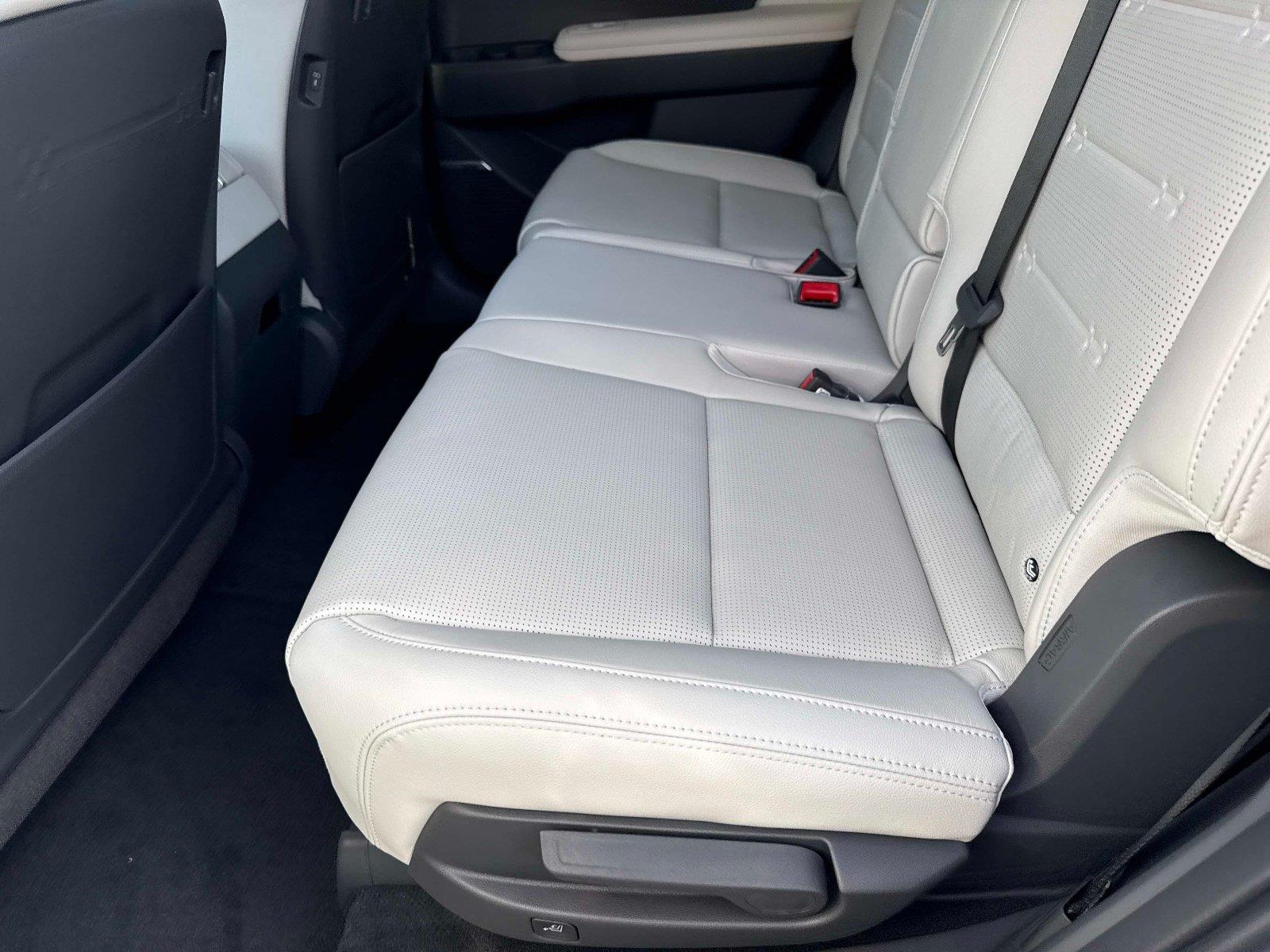 2027 Hyundai Santa Fe Hybrid Limited 7P