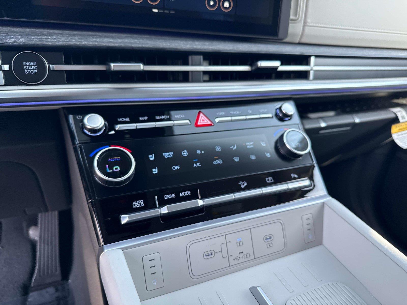 2027 Hyundai Santa Fe Hybrid Limited 7P