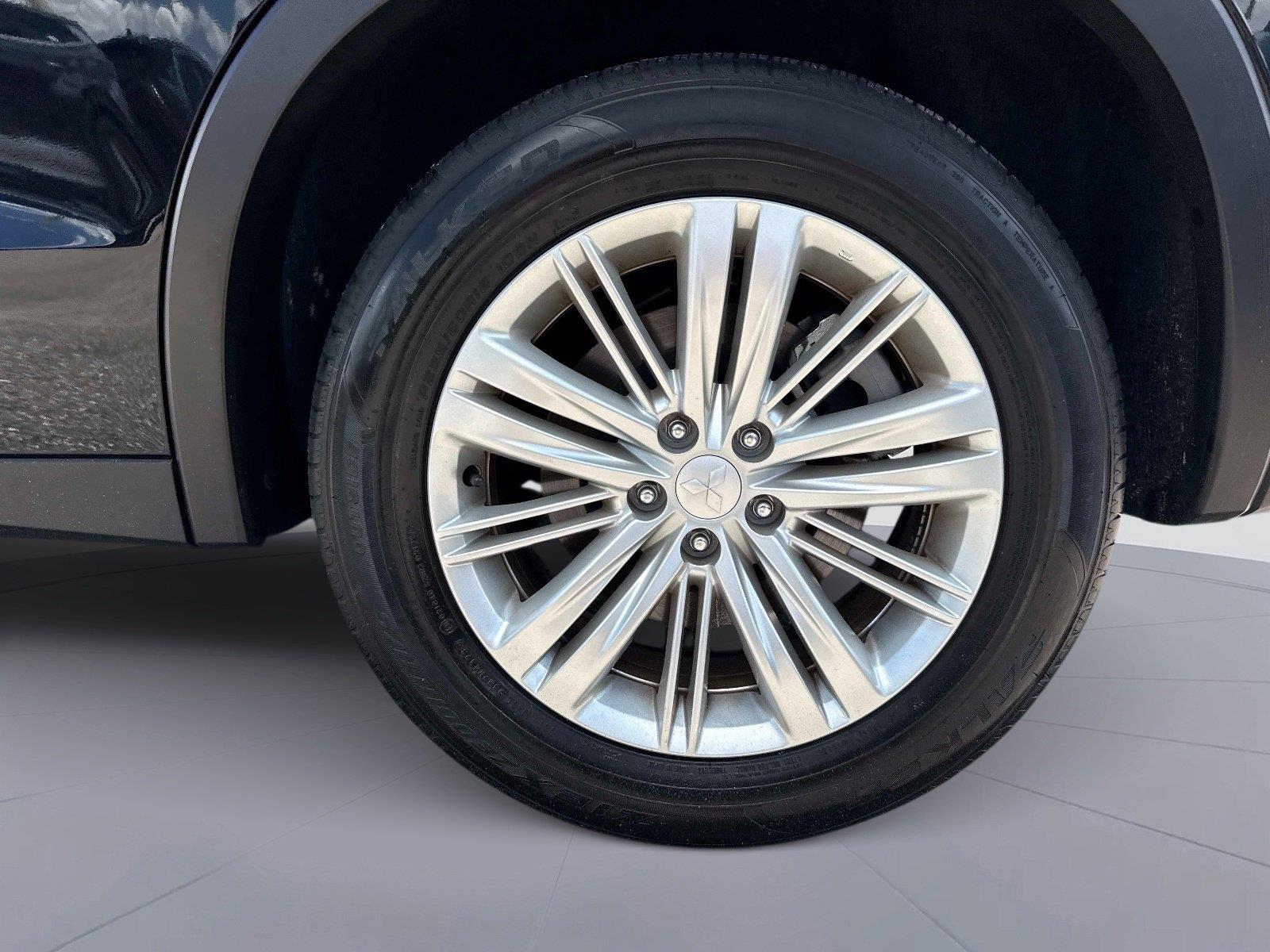 2024 Mitsubishi Outlander ES