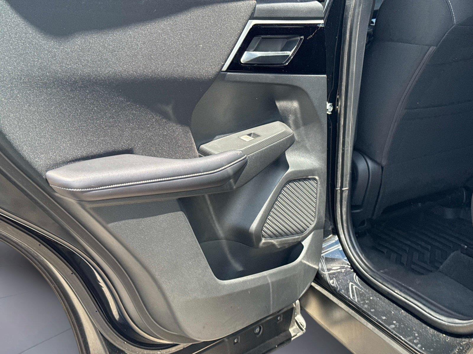 2024 Mitsubishi Outlander ES